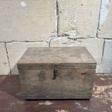 Small Indian chest, with two levels and several compartments, unique piece