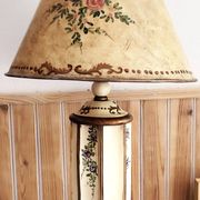 Grande lampe pagode peinte motifs floraux et abat jour métal