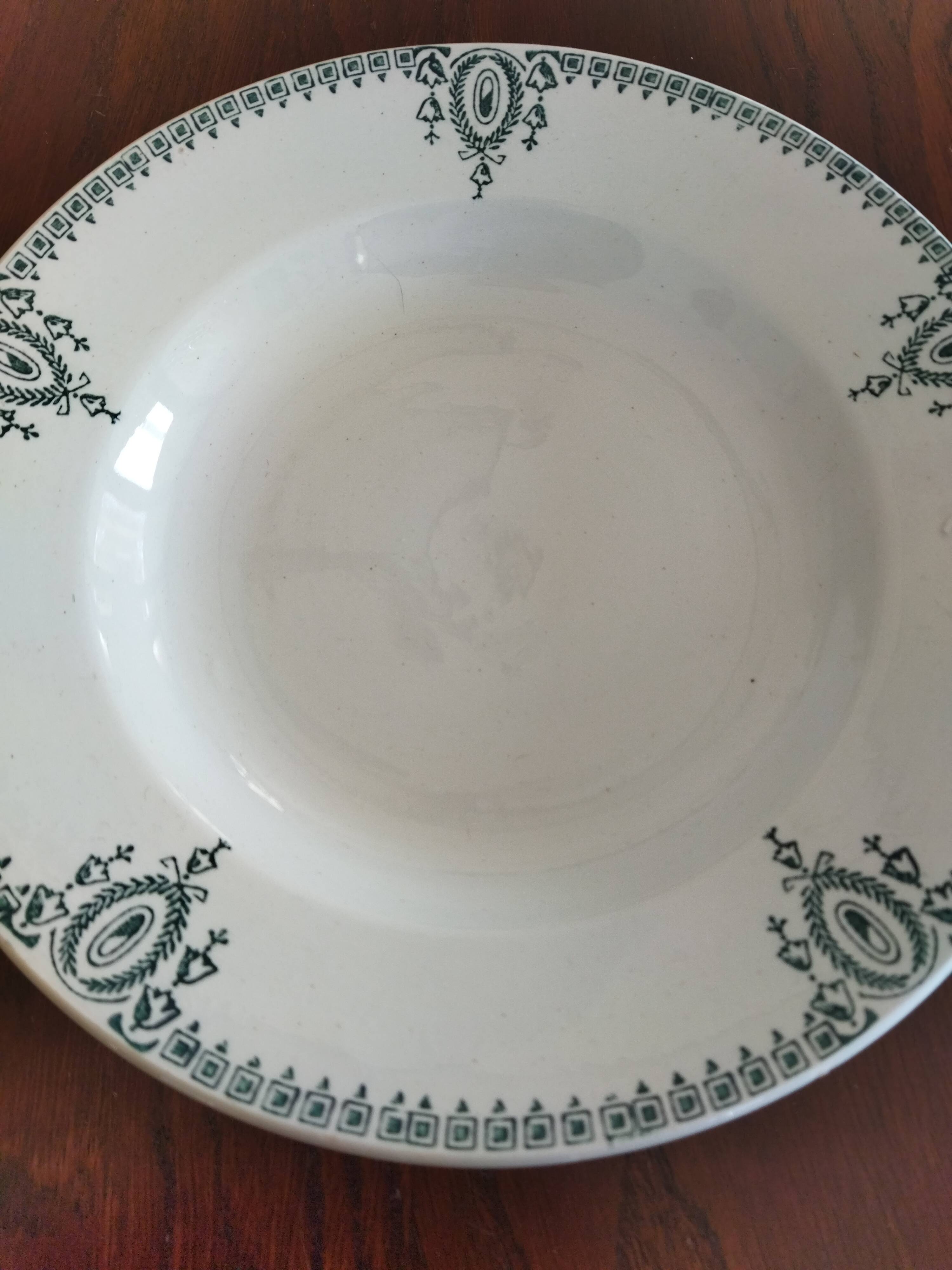 8 iron earthenware plates (St Amand Hamage HB & Cie Sarreguemines Digoin)