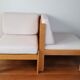 Paire de chauffeuses bois et tissu bouclette