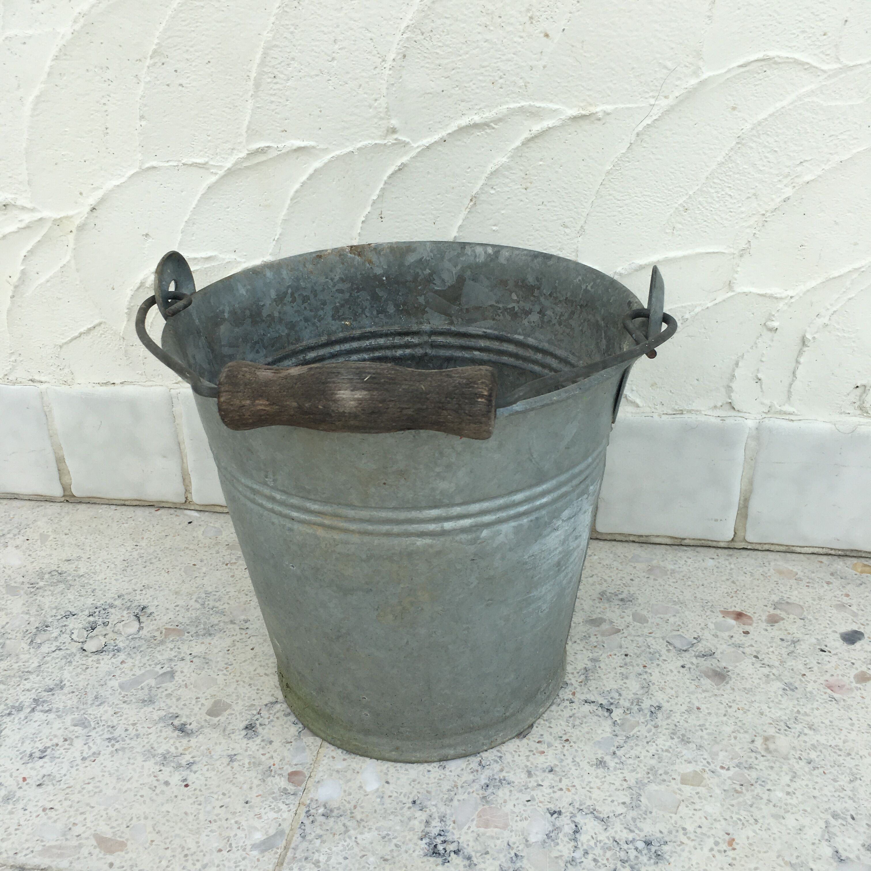 Zinc bucket for spices