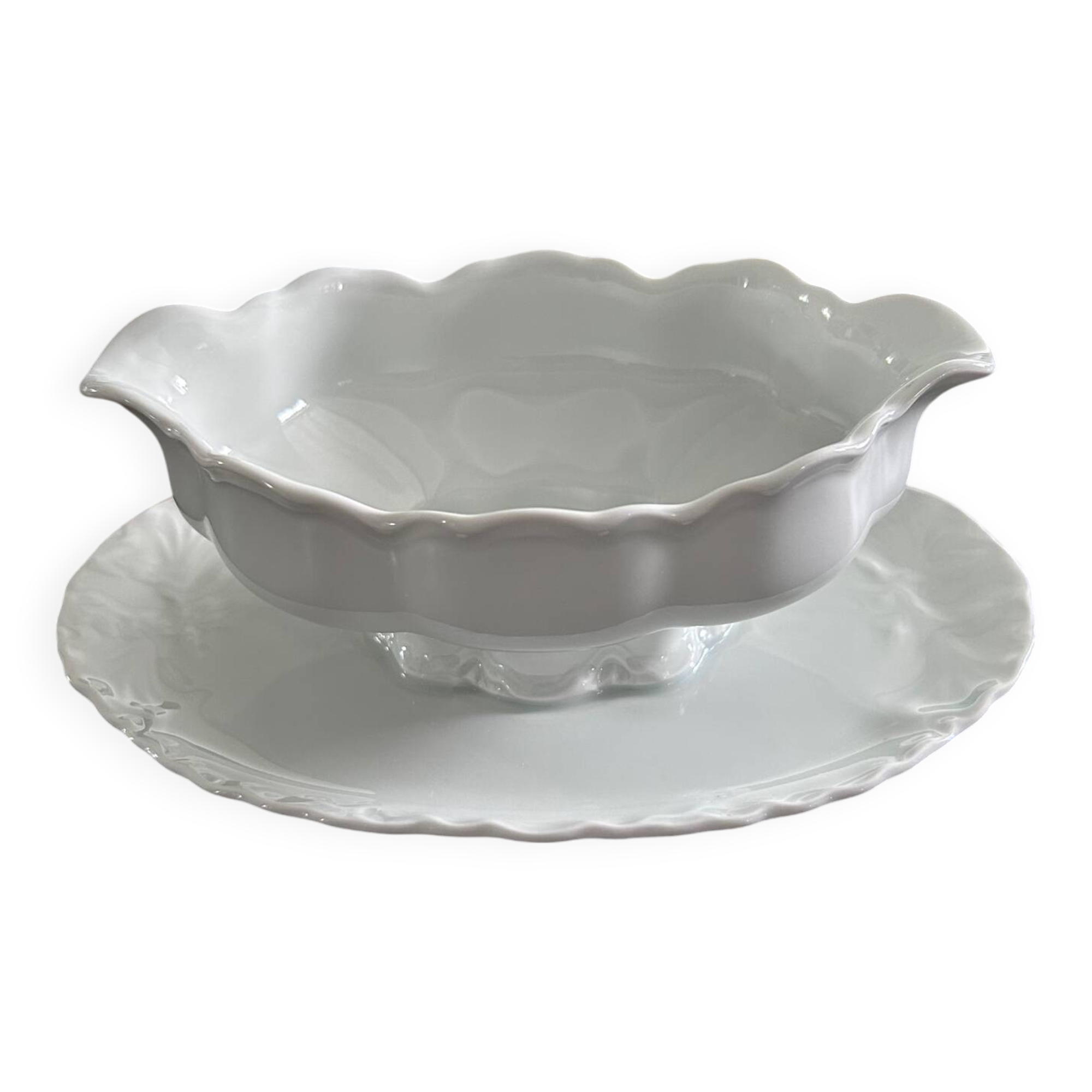 Classic porcelain sauceboat