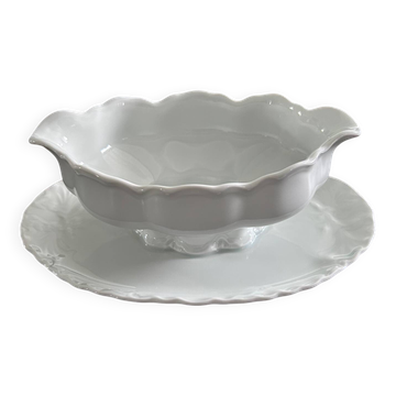 Classic porcelain sauceboat