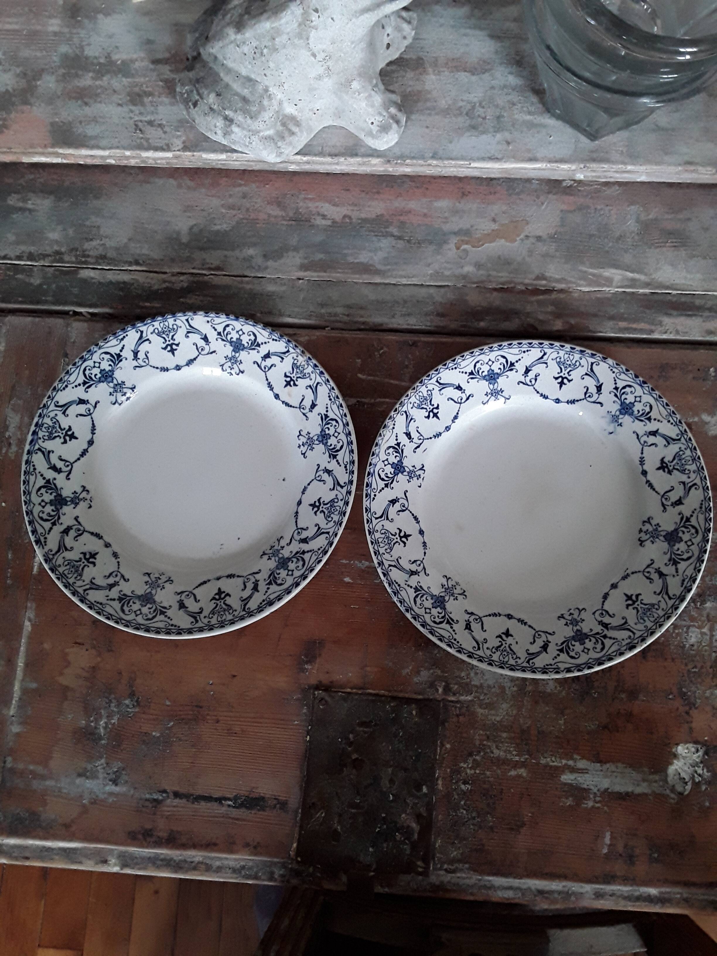 Set of 2 plates with Luneville blue decor