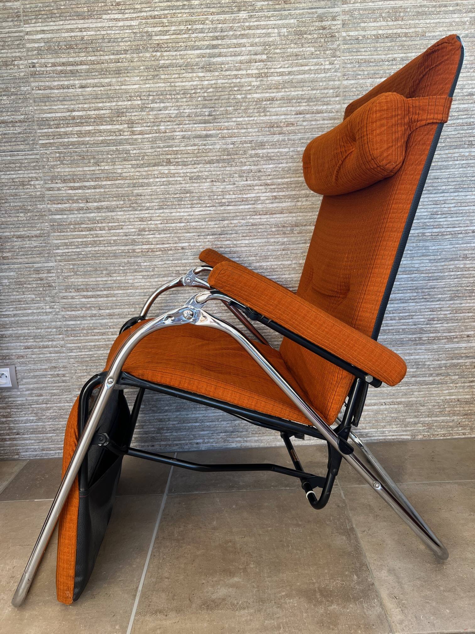Lama 1970 relax armchair, orange velvet lounge chair