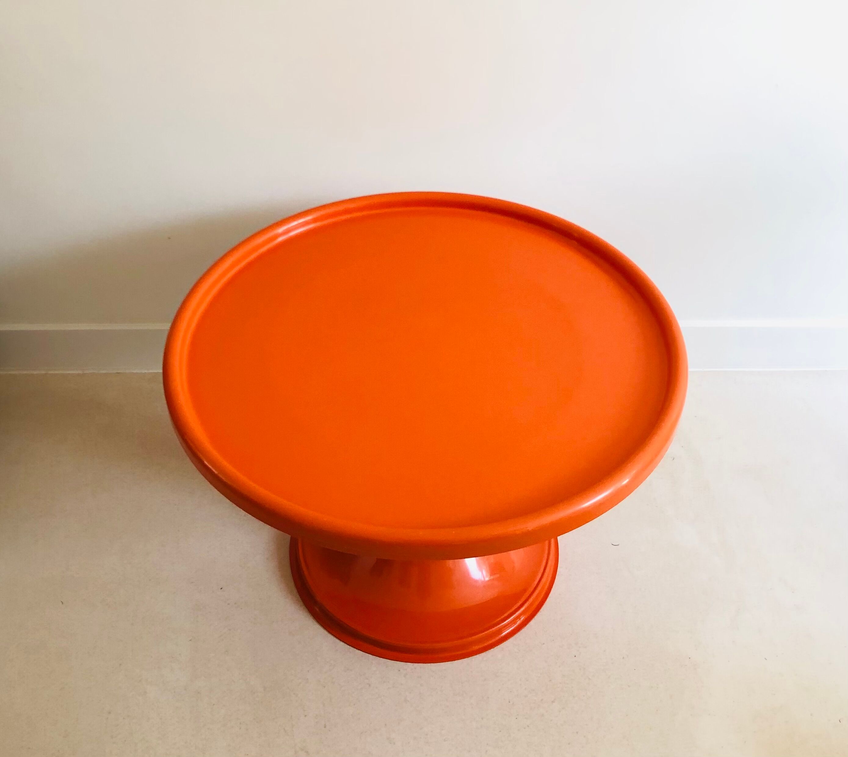 Orange round coffee table, Italy 60s