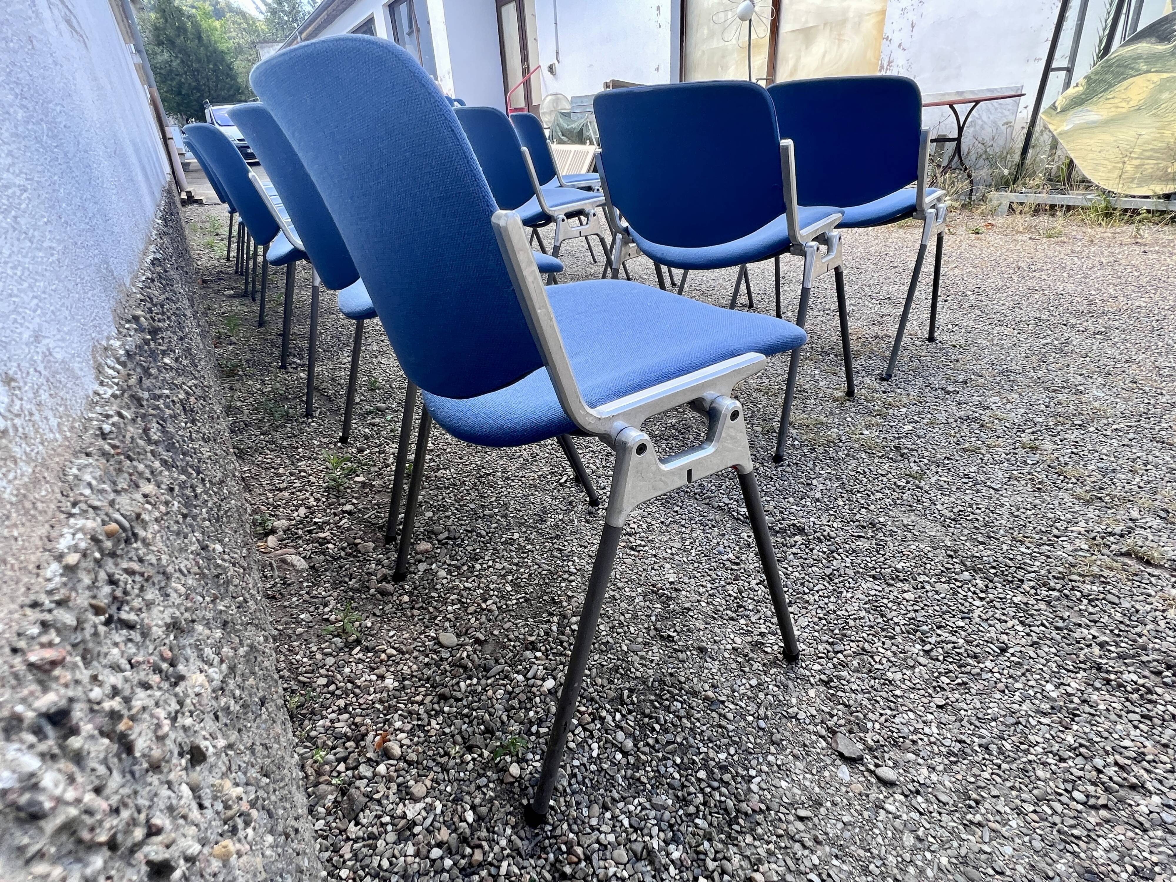 Série de 40 chaises de G. Piretti pour Castelli Anonima Castelli, Italie, années 1970