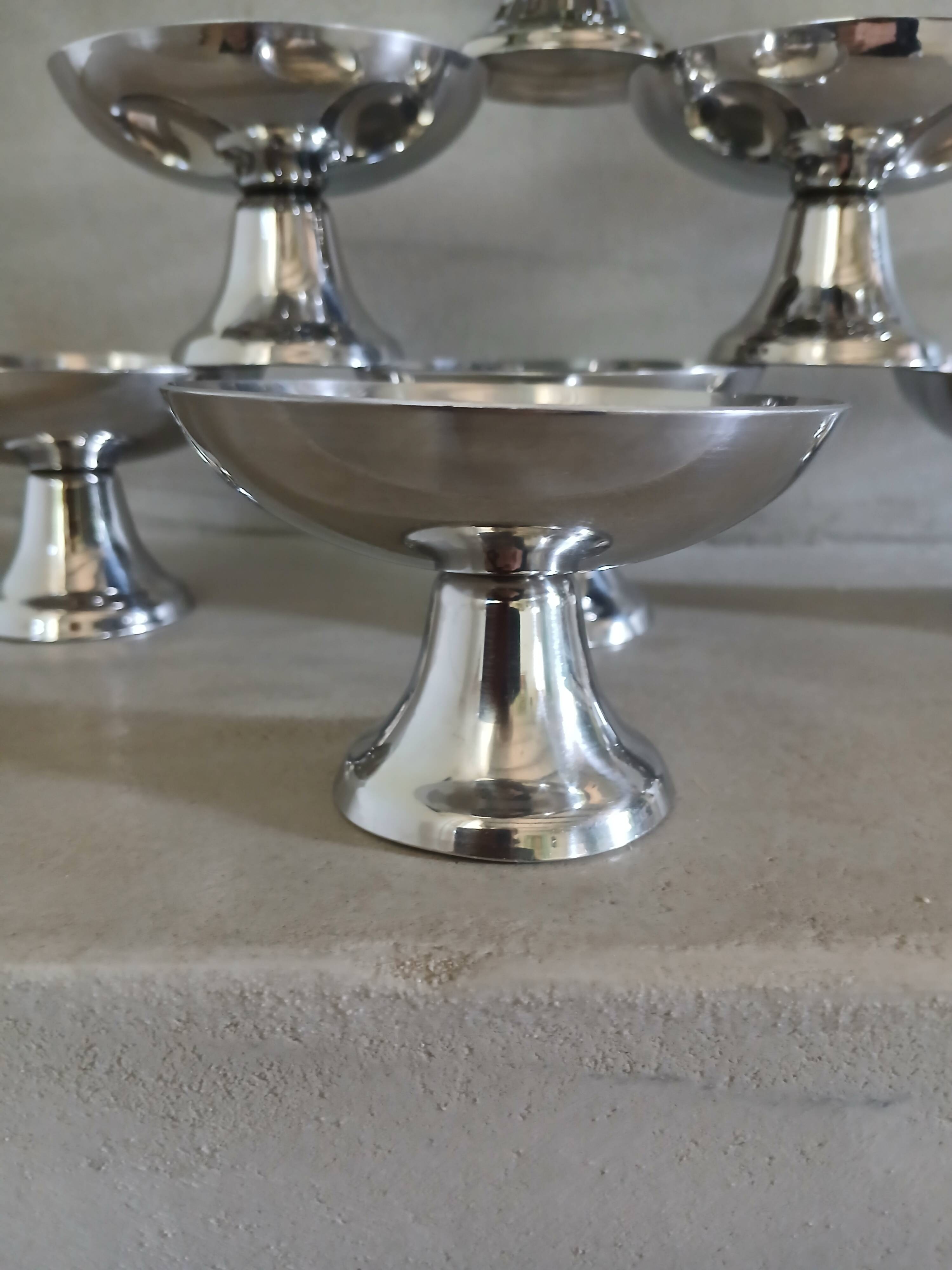 7 coupes à glace anciennes en inox