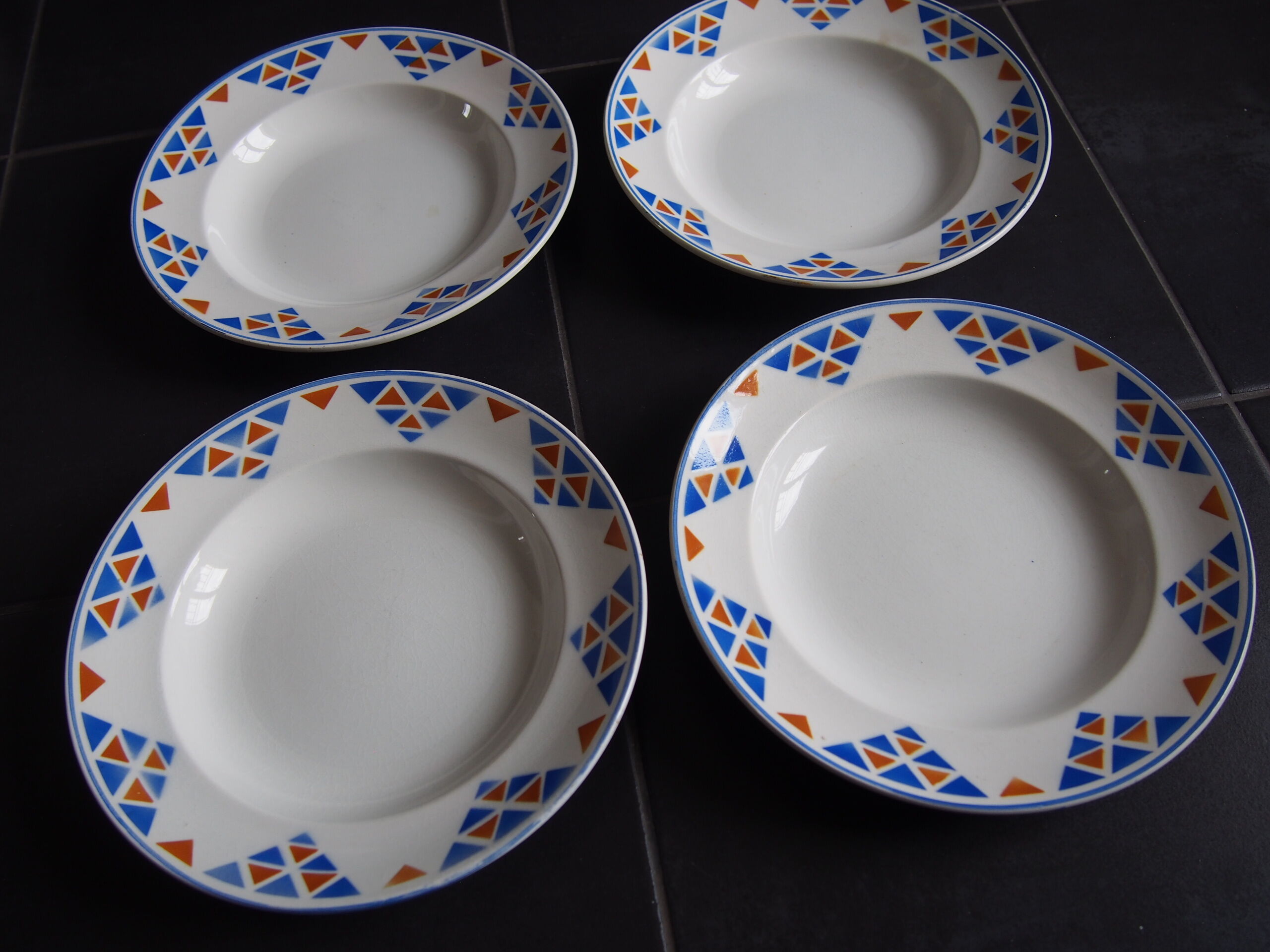 4 Assiettes creuses Onnaing