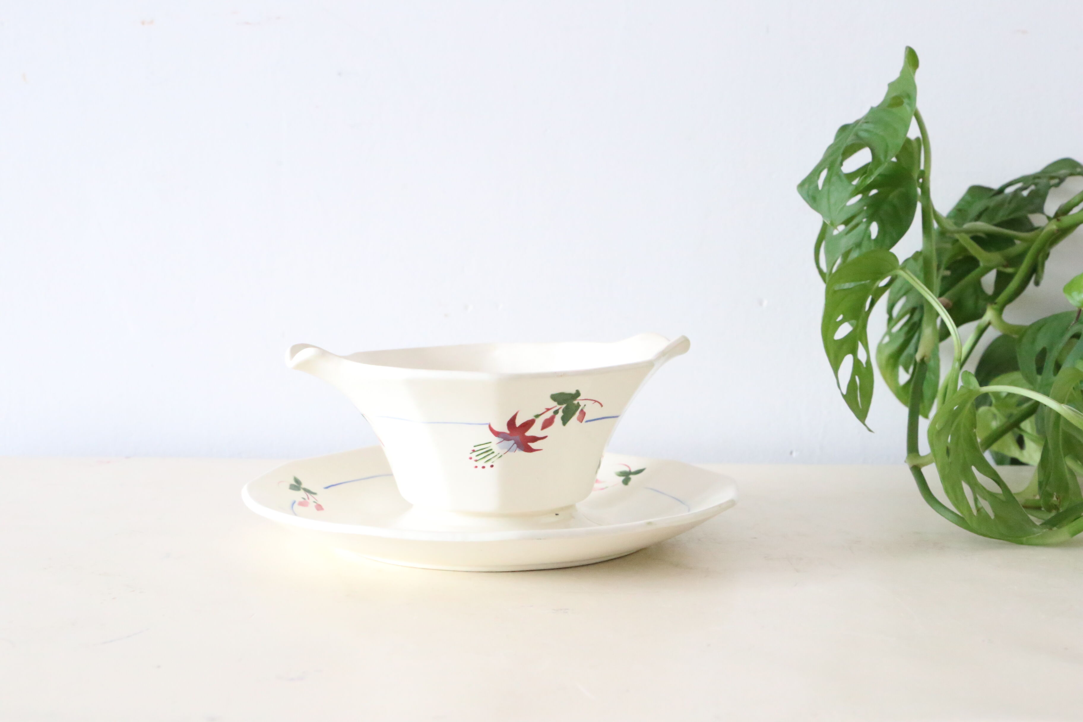 Saucière Sarreguemines, ceramic, Bermuda décor,