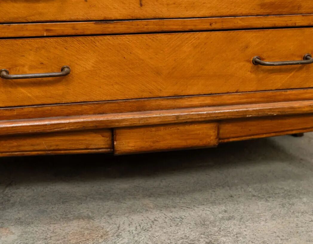Vintage Scandinavian chest of drawers in solid oak, 1960s.