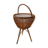 Rattan worker