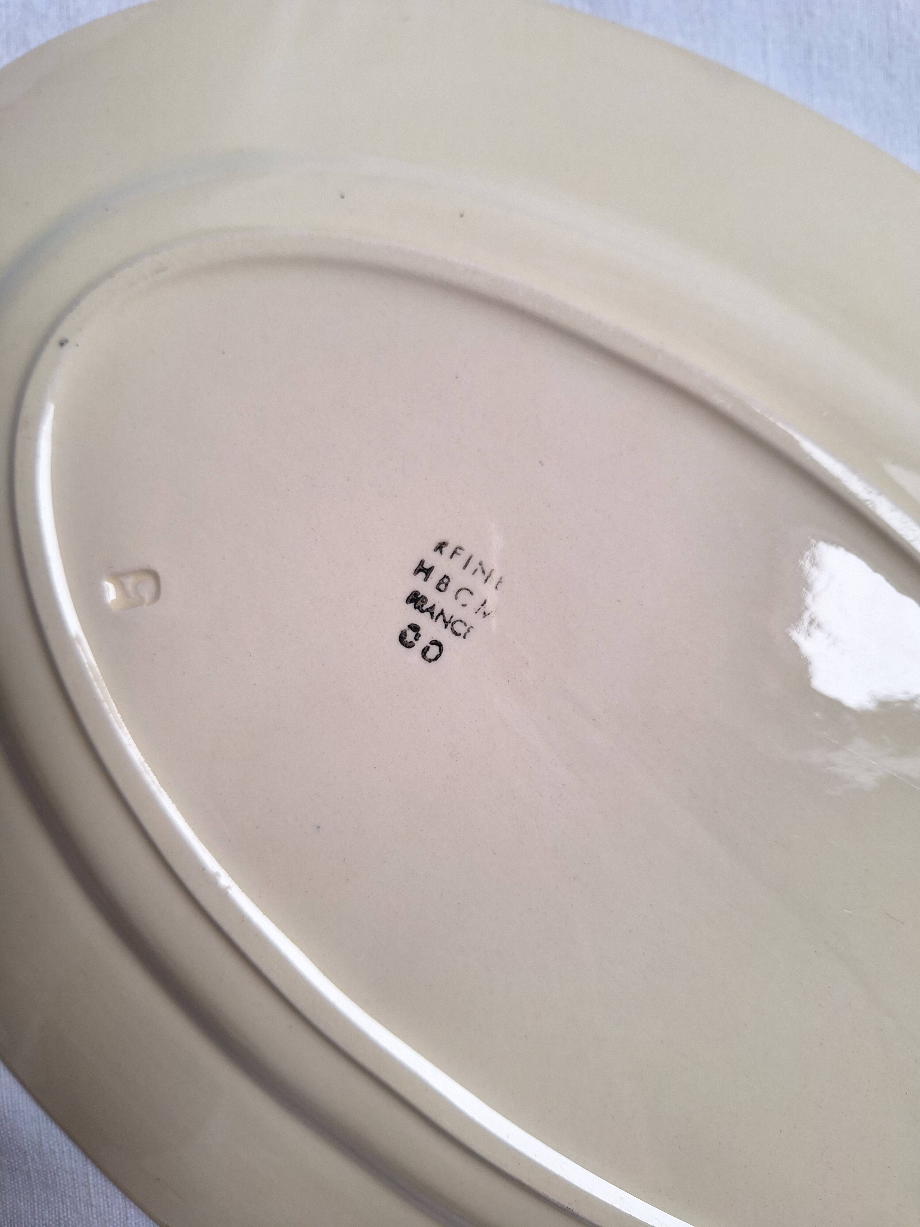 Oval plate H.B.C.M. model Reine
