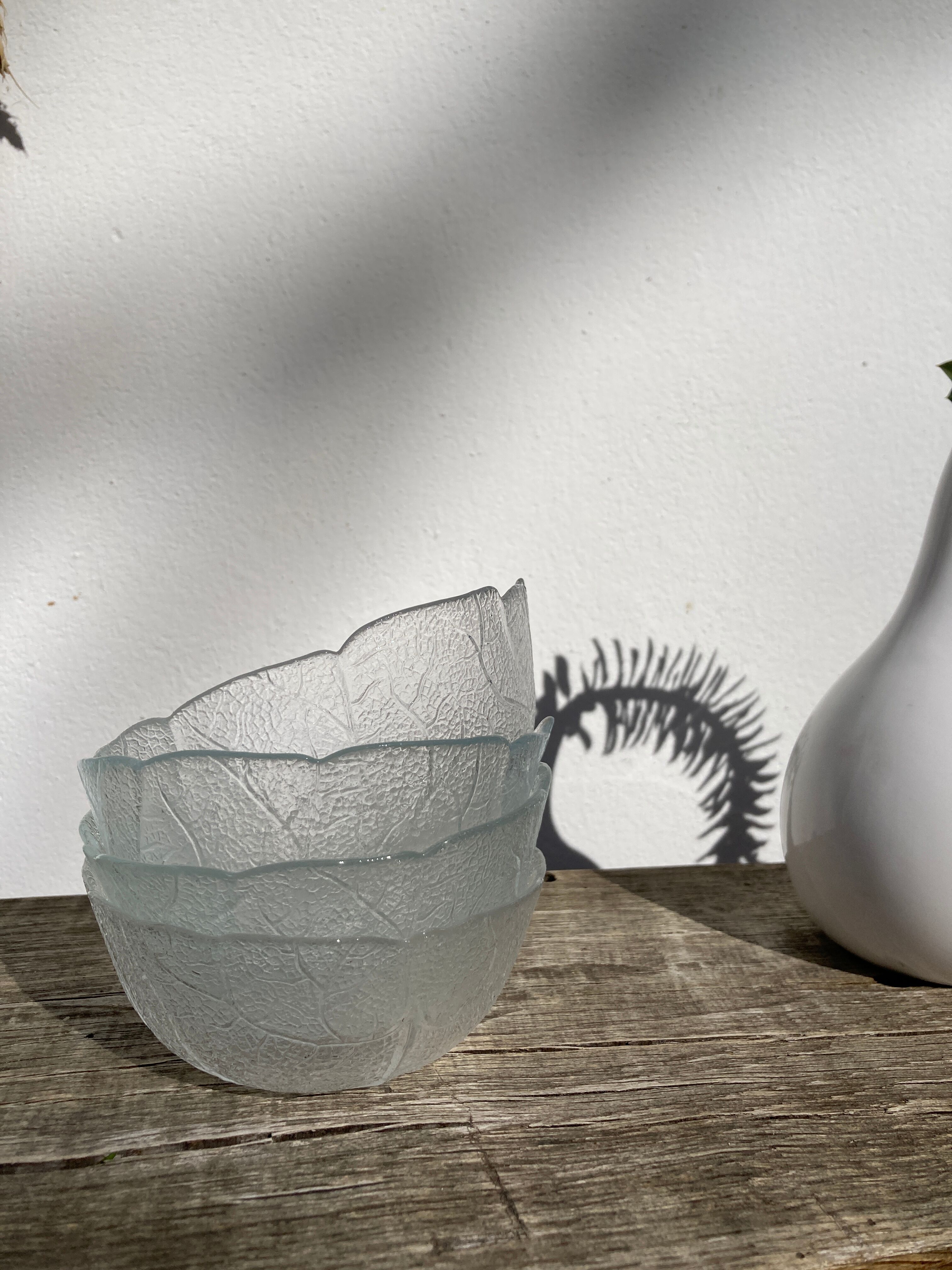 4 cups bowls transparent glass sheets