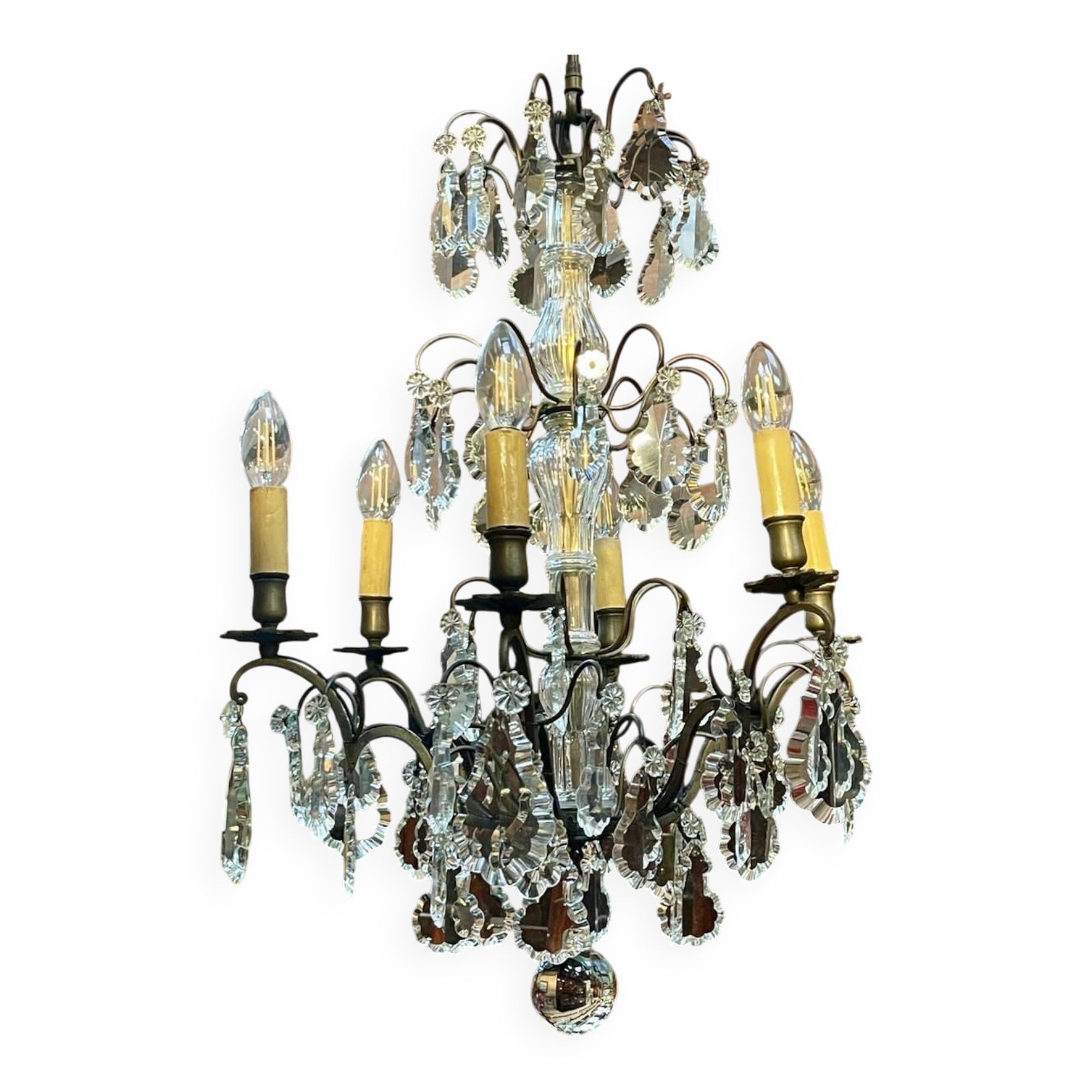 Bronze and cut crystal chandelier with 6 lights, early 20th century work.