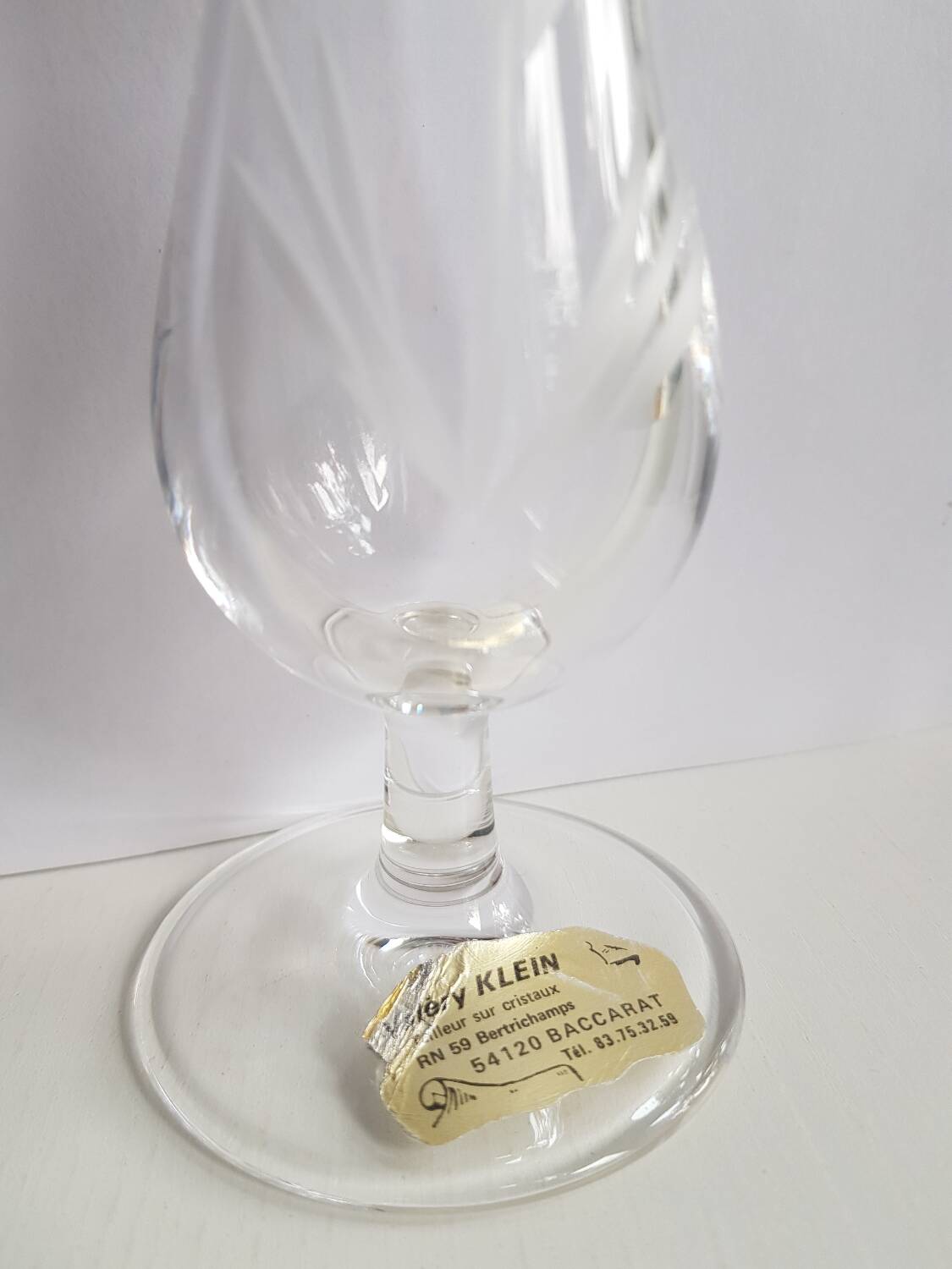 Vase soliflore en cristal taillé Baccarat Klein Bertrichamps
