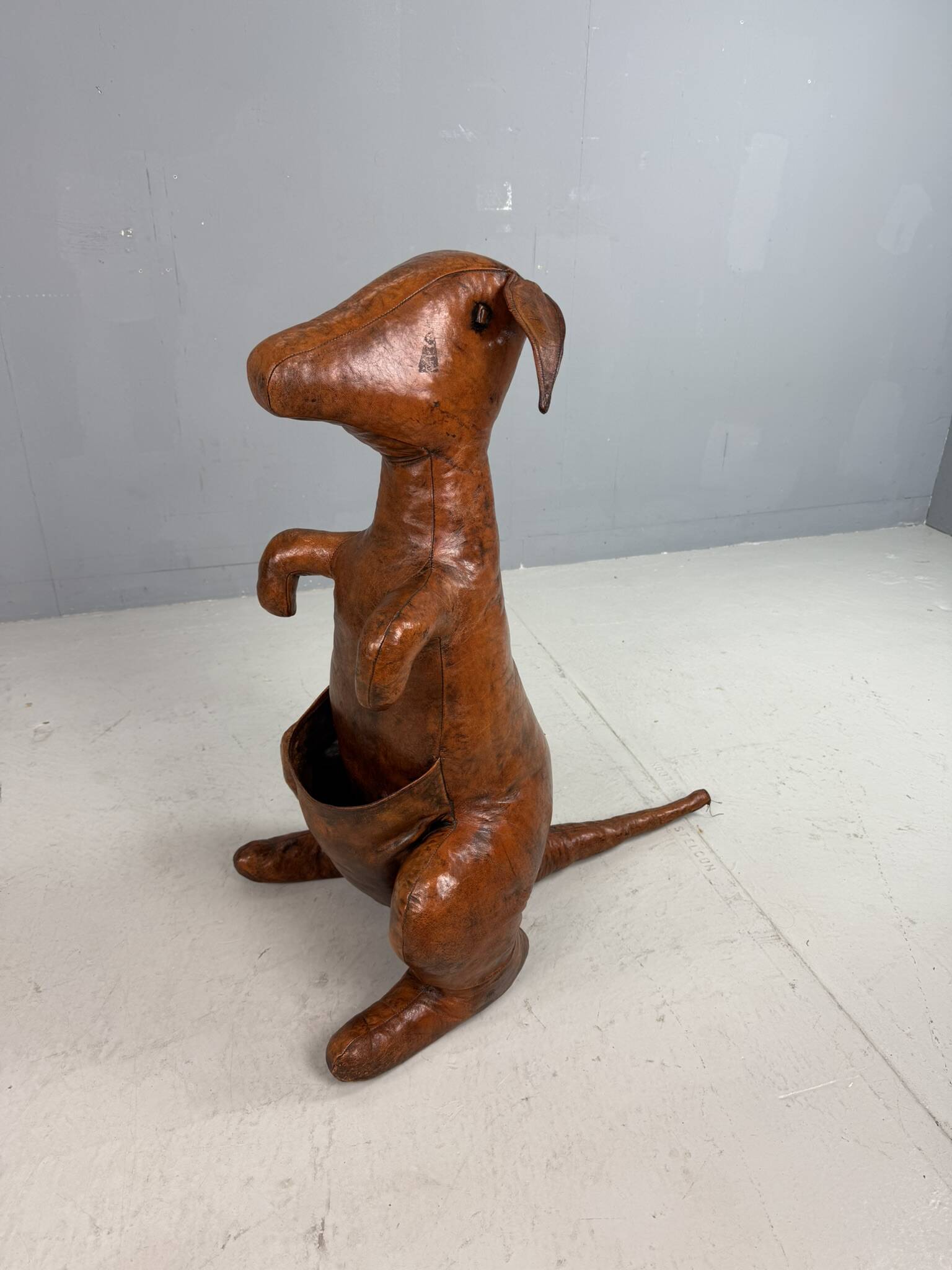 Dimitri Omersa leather magazine pouch kangaroo, Almazán, Spain, 1970 (Stamped)