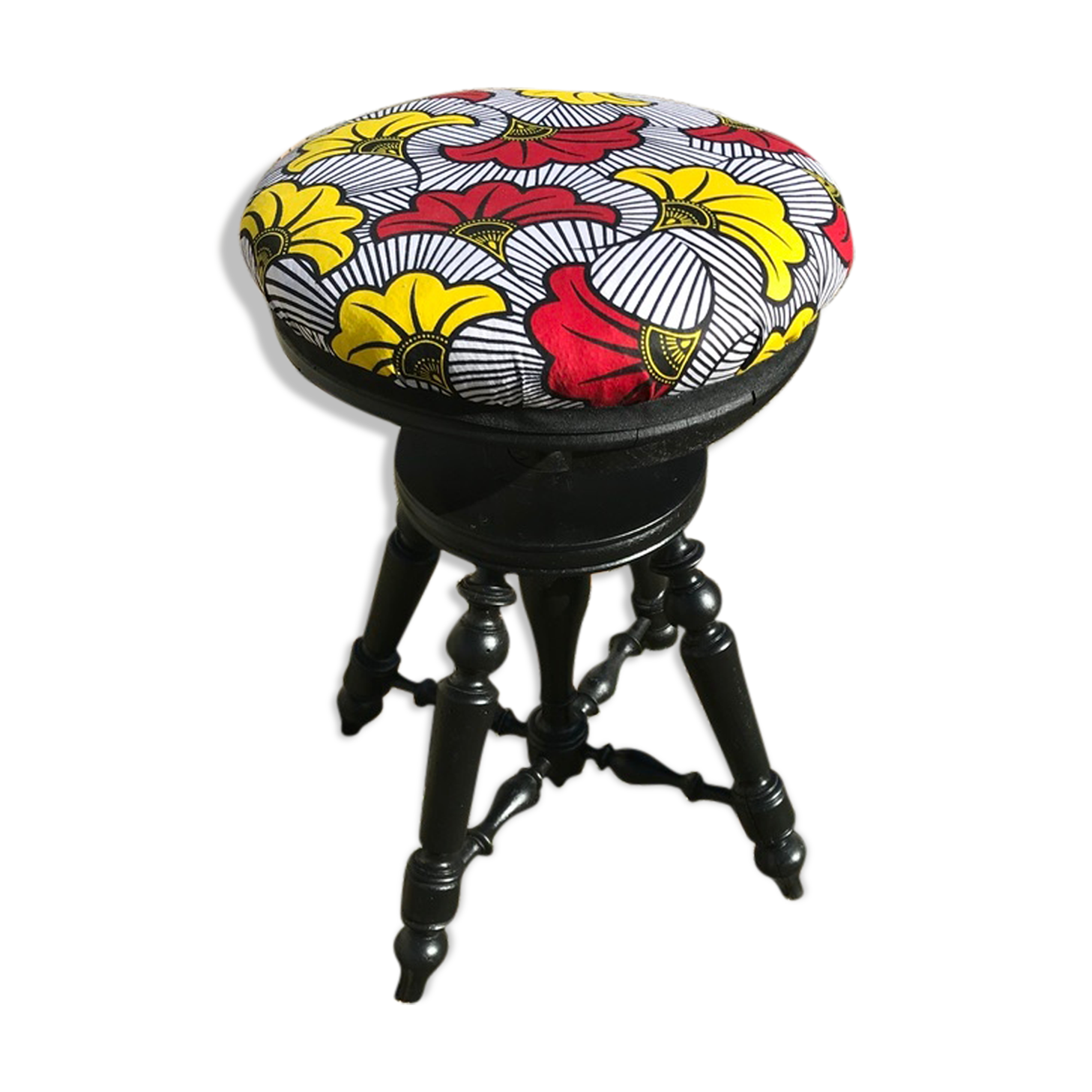 Screw piano stool