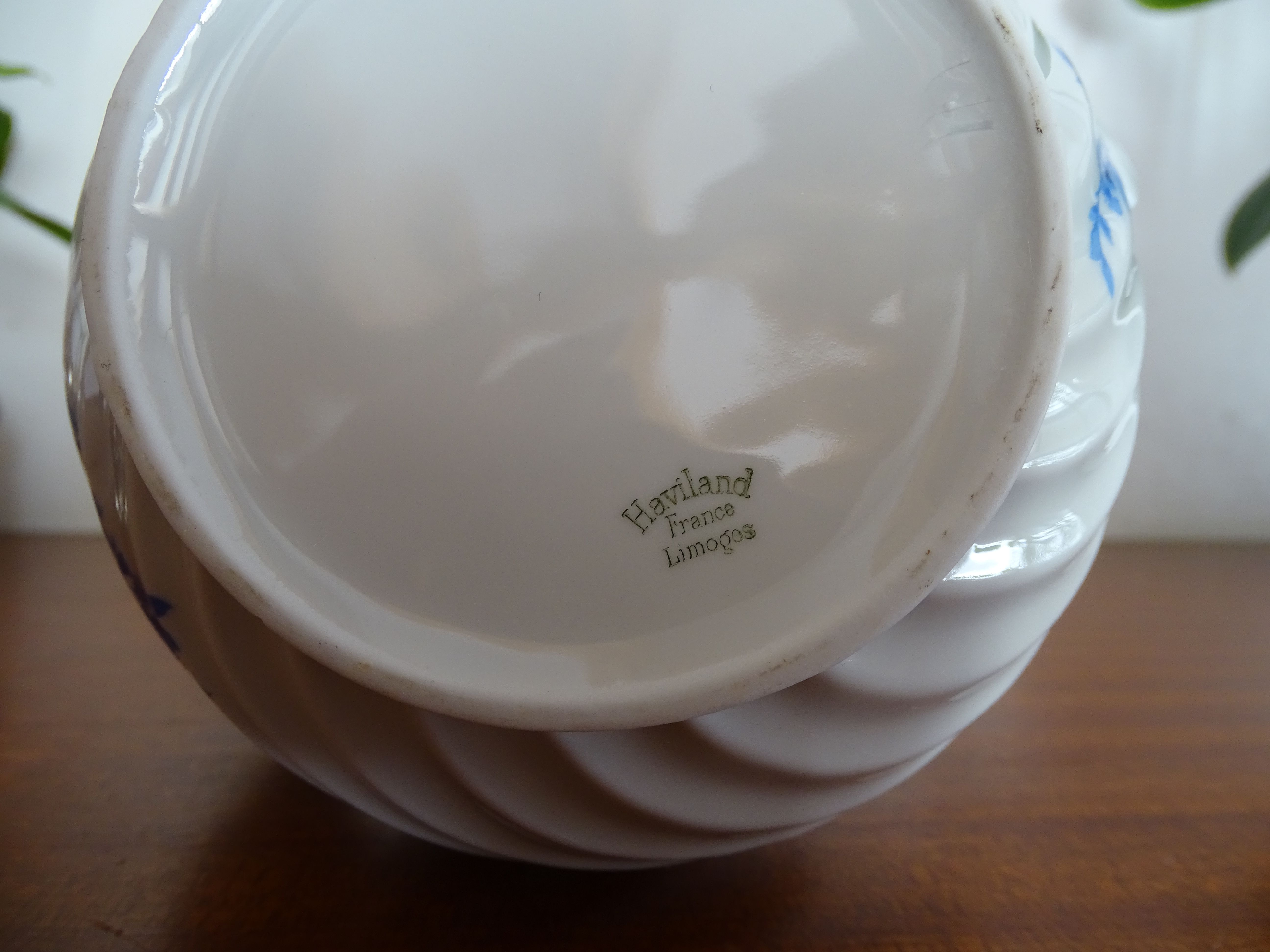 Limoges Haviland porcelain teapot - Blue cherry - Twisted sides