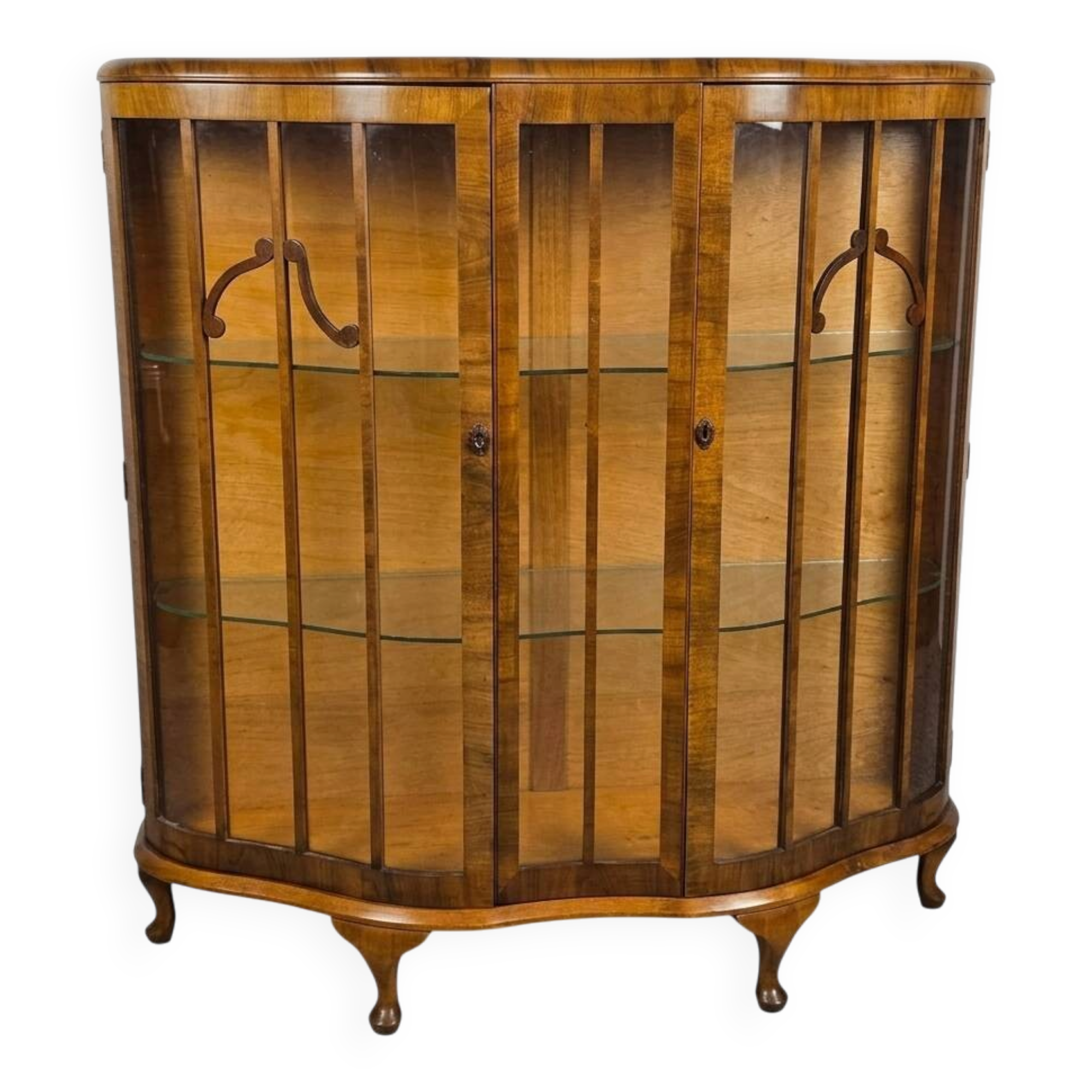 Art Deco display cabinet in walnut from the 1930s.