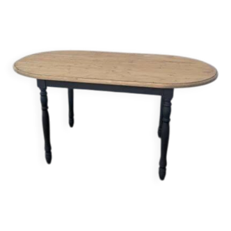 Black feet table