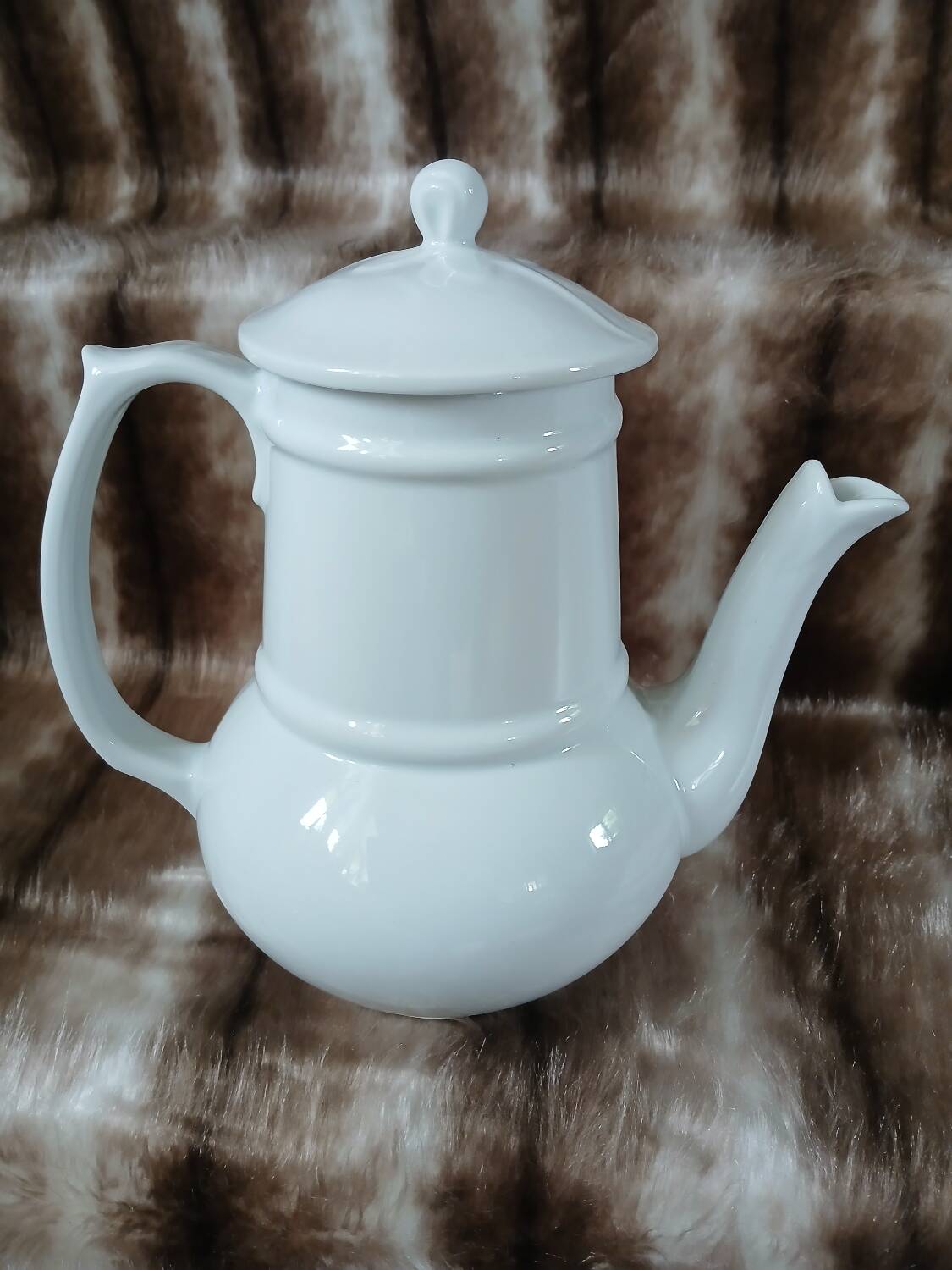 White ceramic coffee pot
