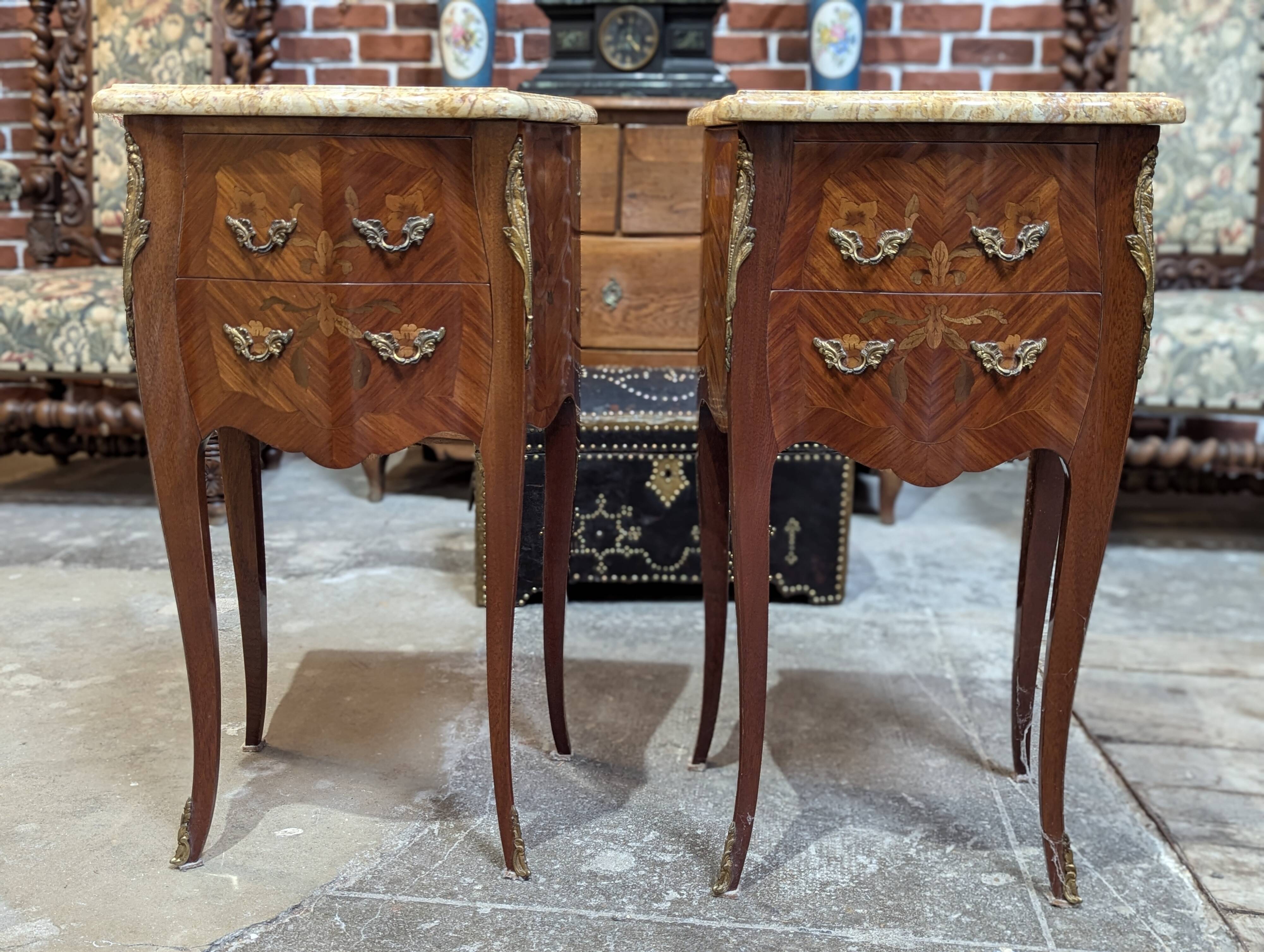 Paire chevets style louis XV