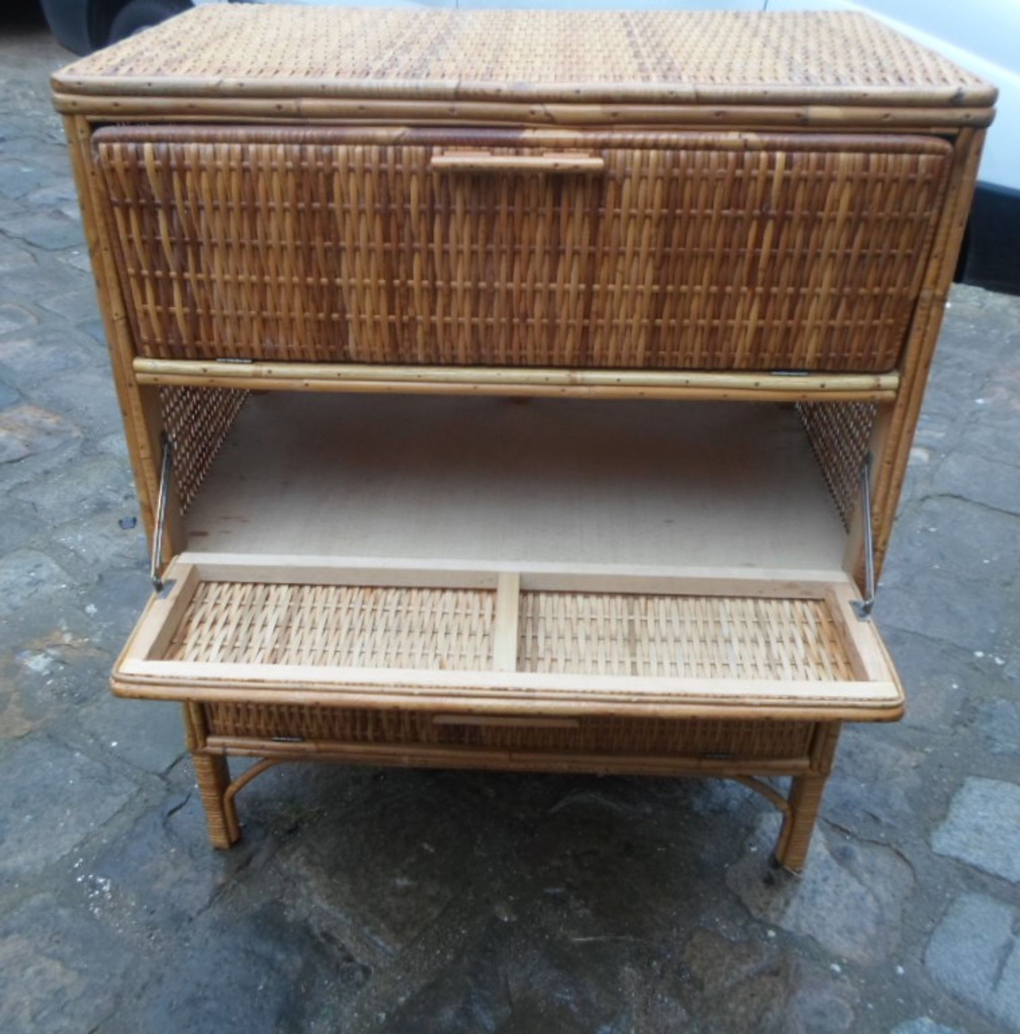 Commode Vintage bois et rotin naturel tressé