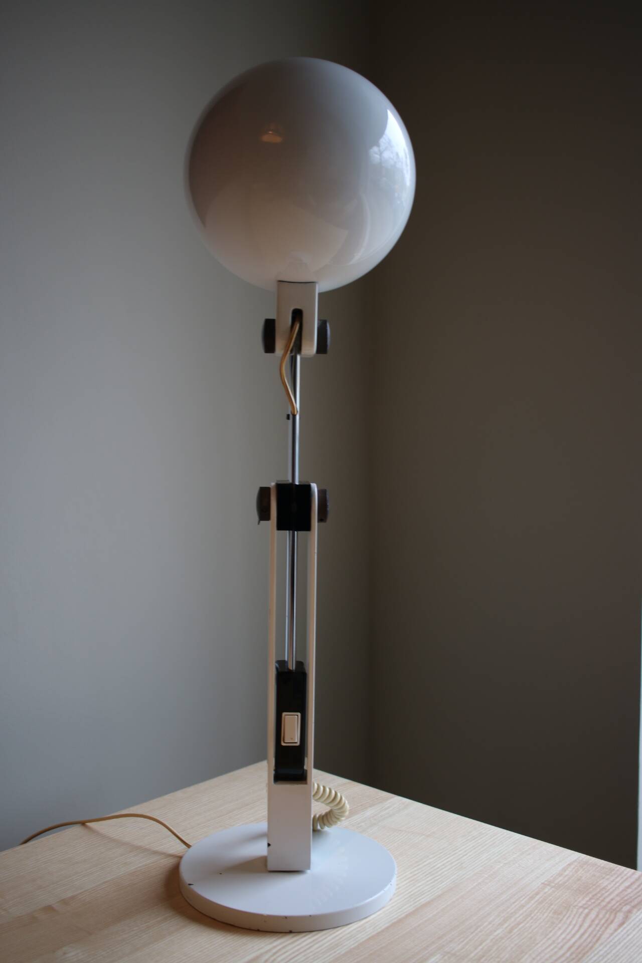 Lampe de bureau pivotante par Miguel Milá, années 1970