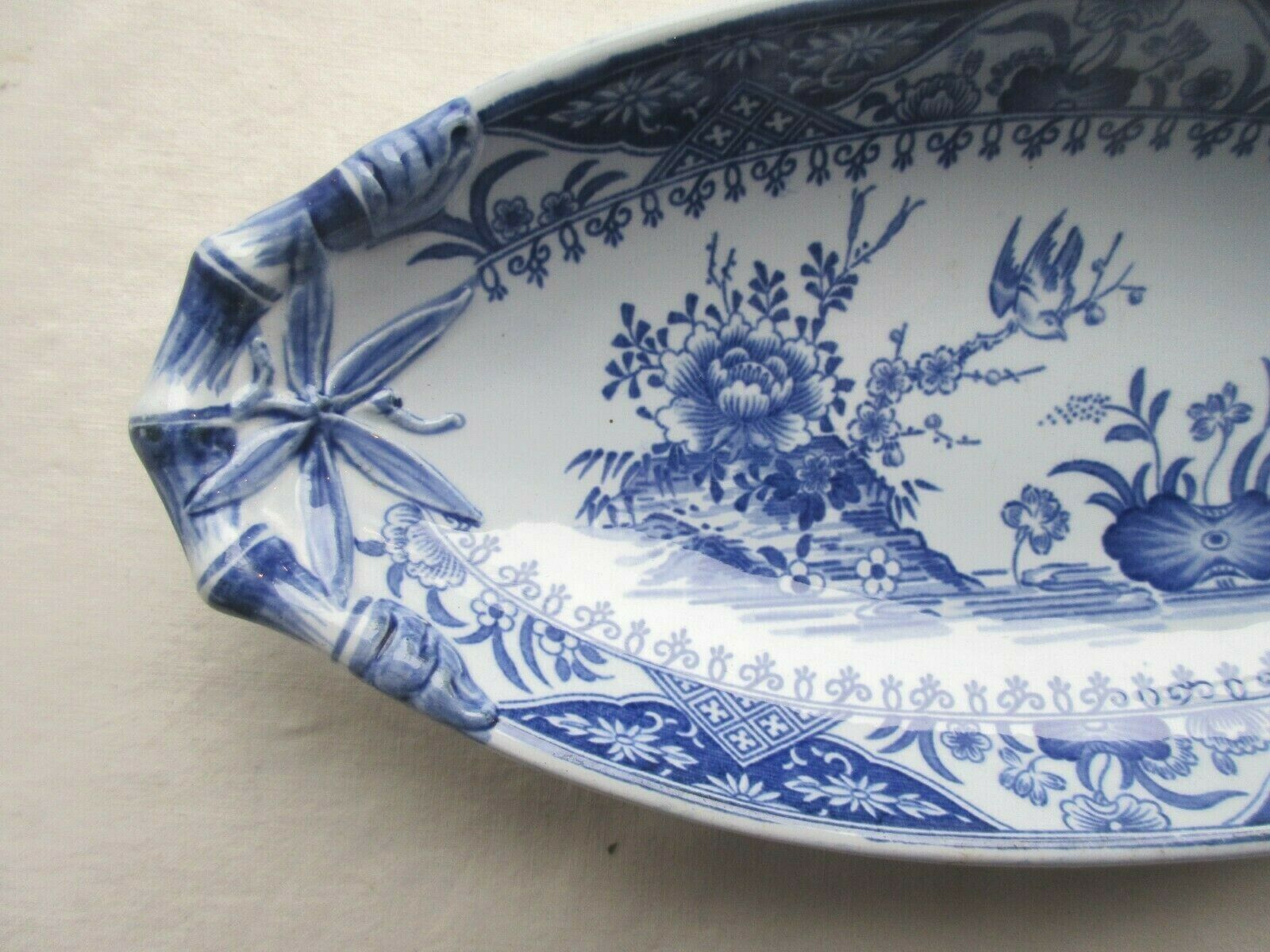 Beurrier, ravier oval signed Creil Montereau model YEDO in blue