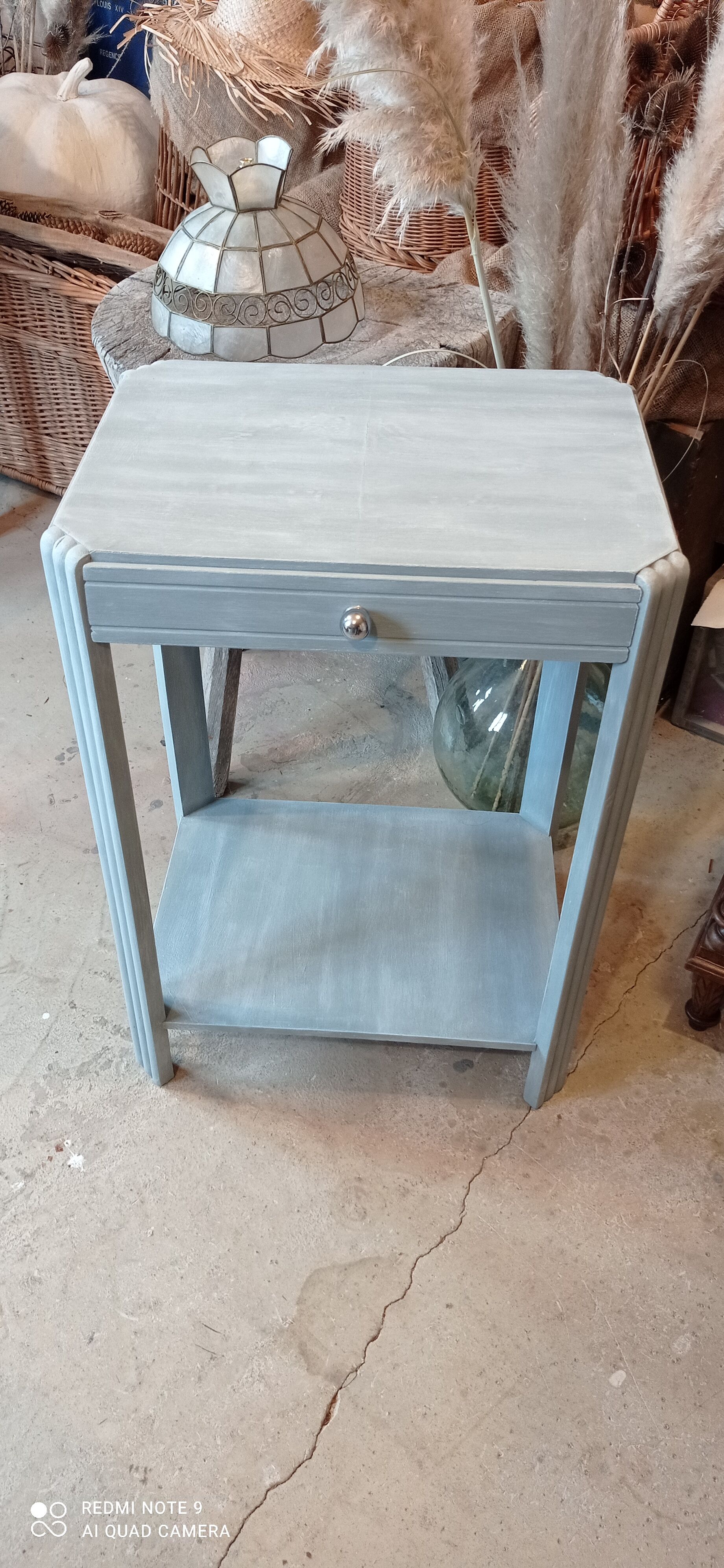 Side table or fifth wheel