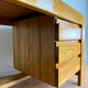 Bureau regain en orme massif