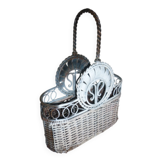 Iron and wicker bottle rack for 3 bottles