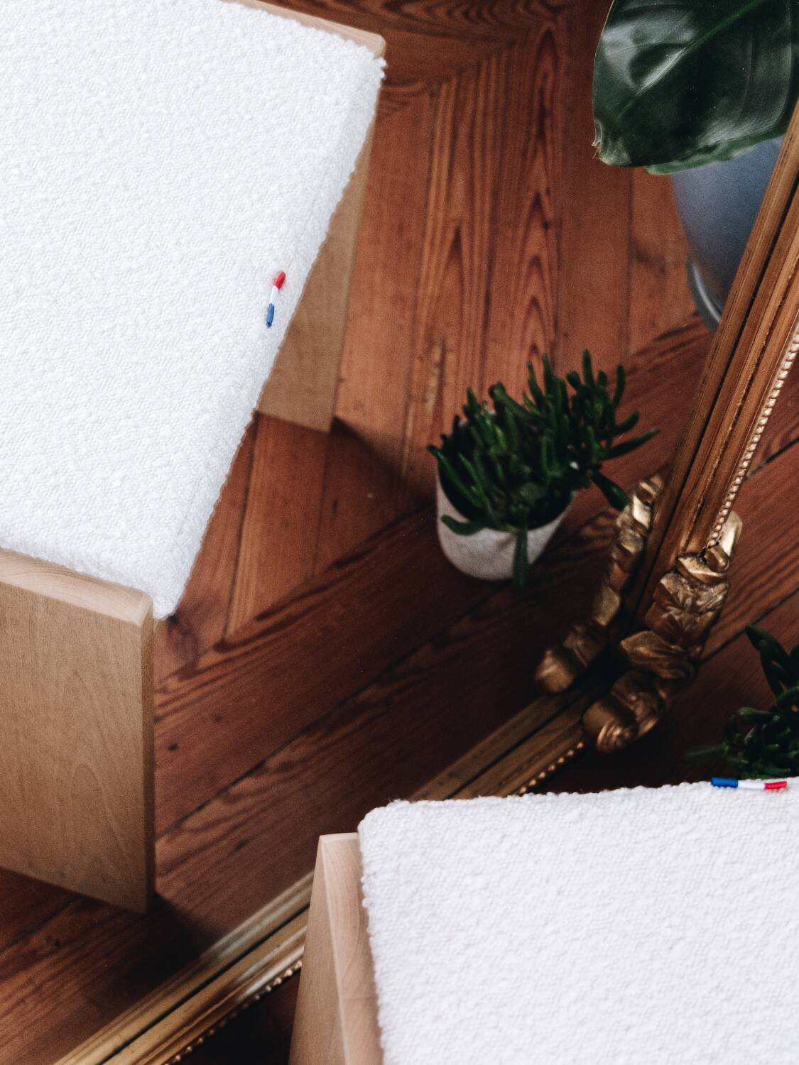 Henri Stool - Handmade from solid wood (Birch)