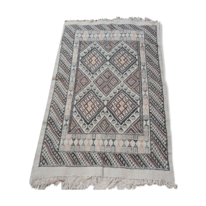 Tapis kilim beige à motifs berbères