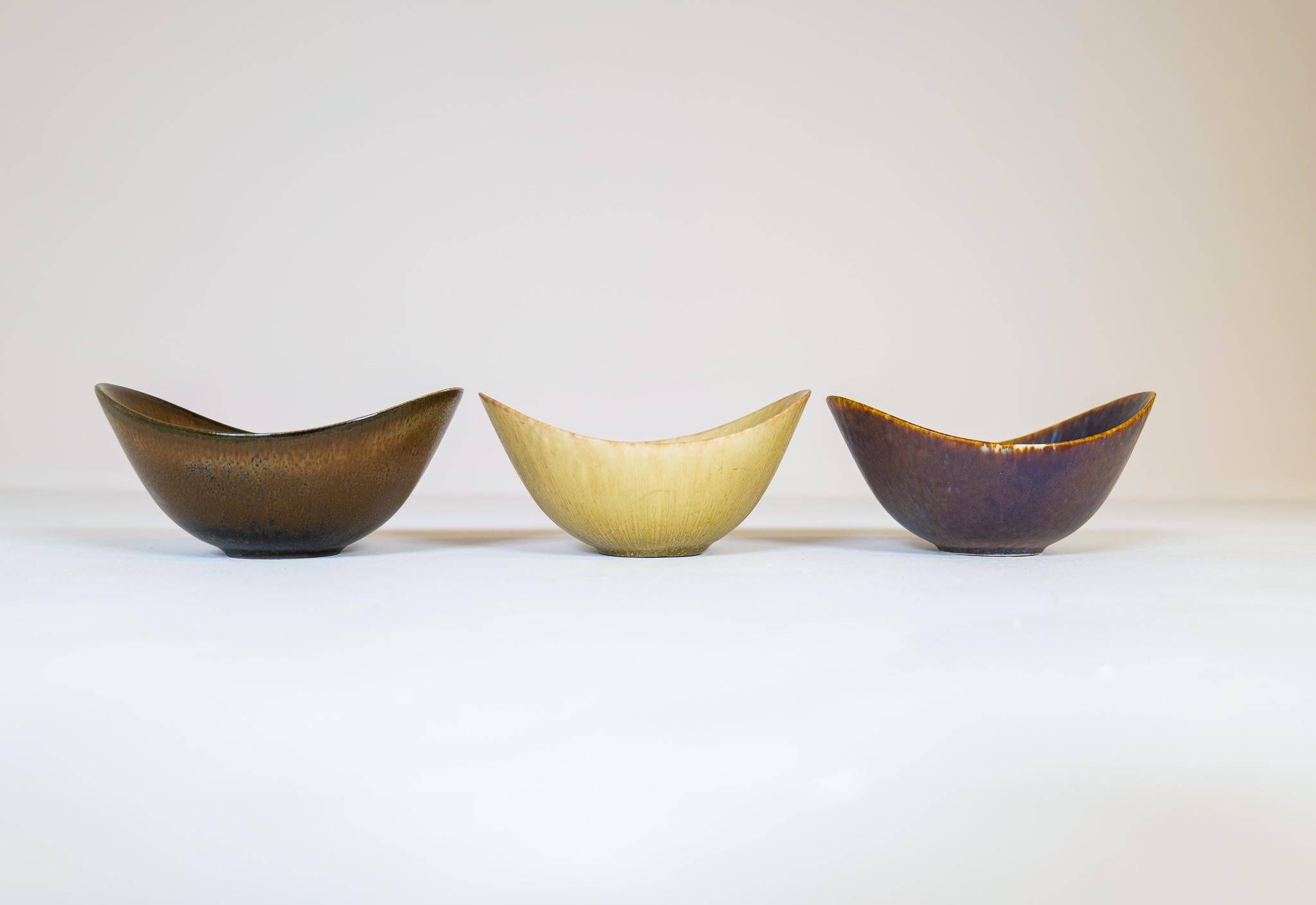 Set of 3 modern mid-century ceramic bowls by Gunnar Nylund Rörstrand, Sweden.