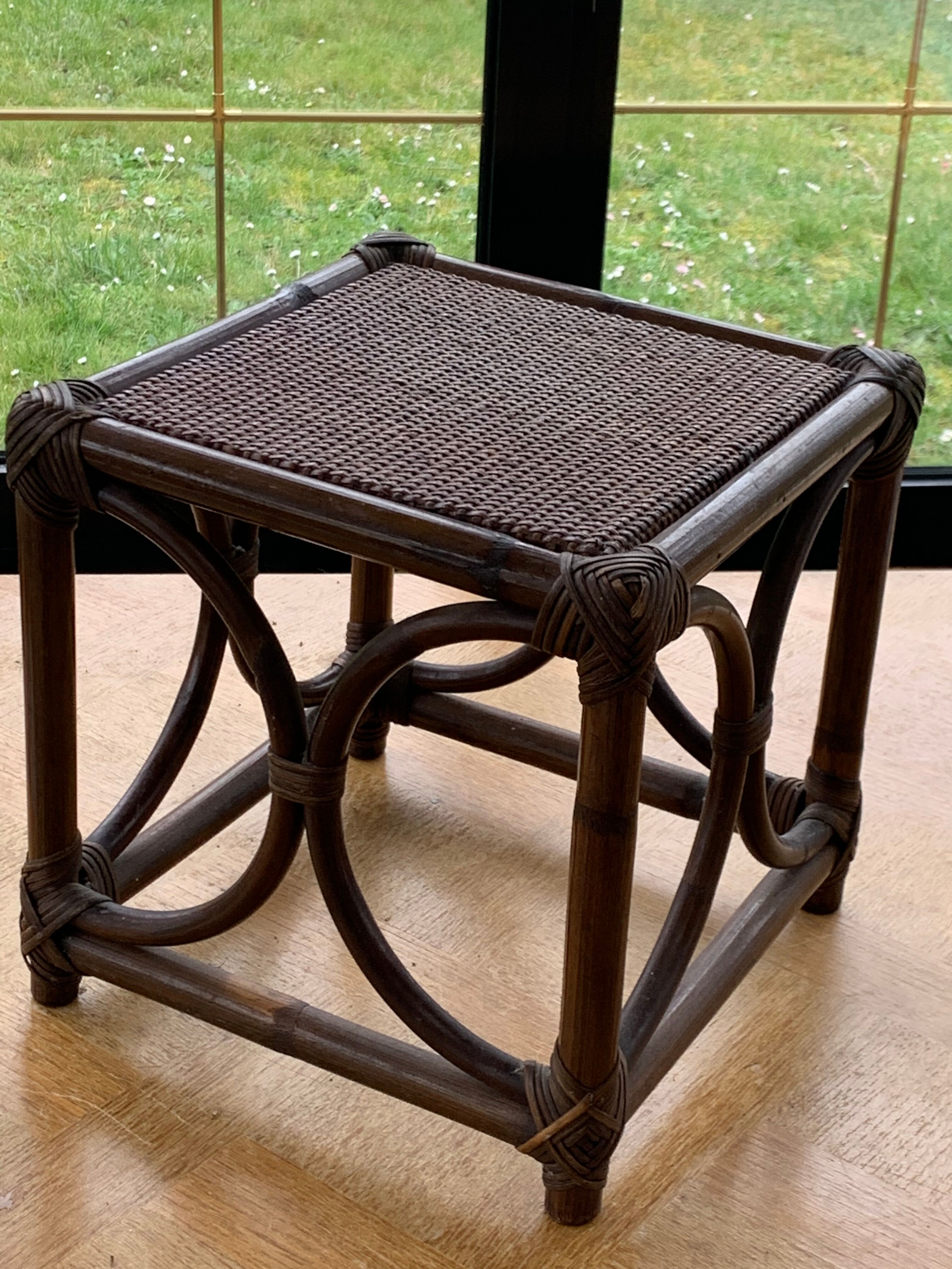 Small square-shaped side table in bamboo and vintage wicker