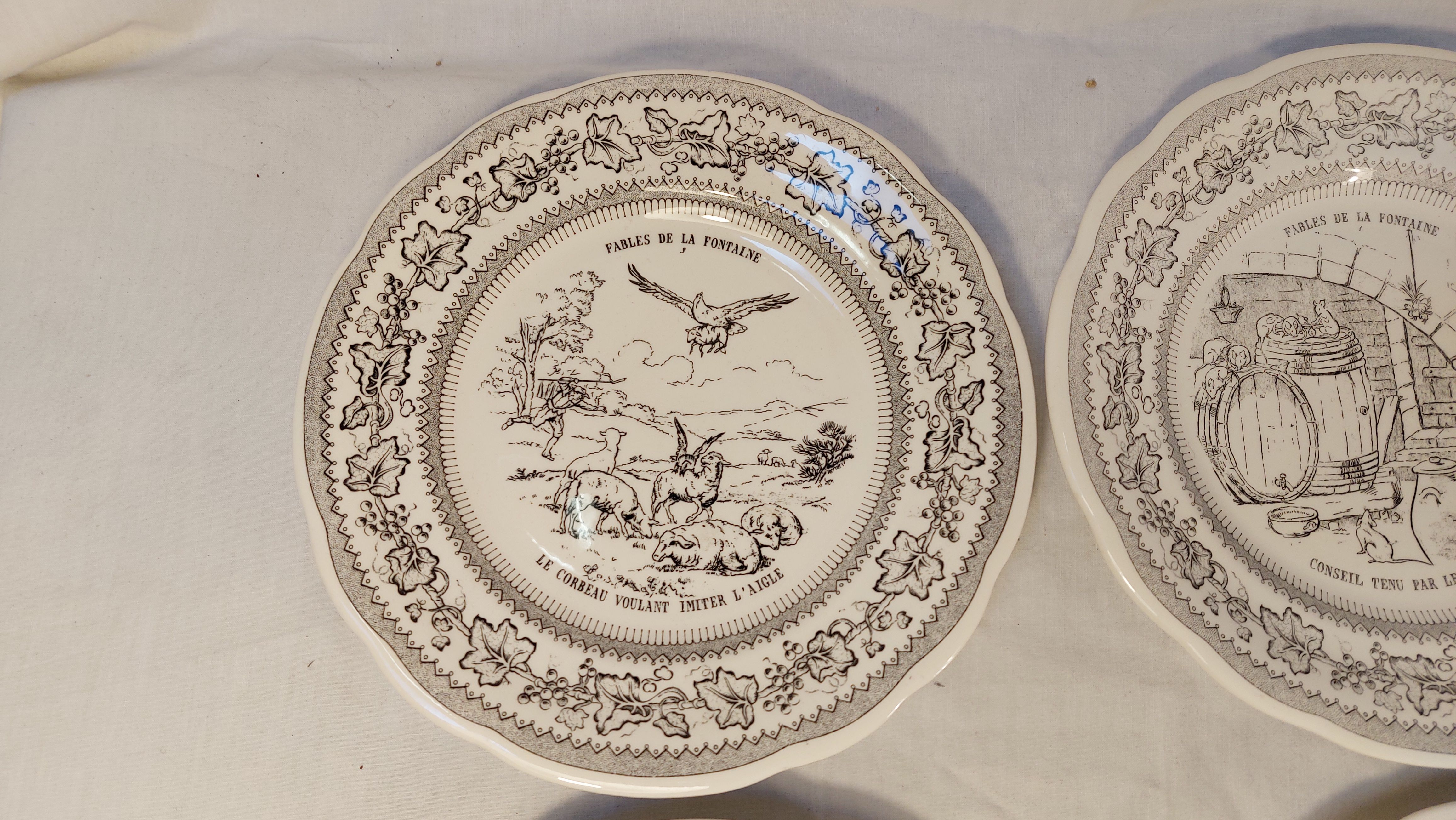 Series of 6 earthenware dessert plates by GIEN models Fables by Lafontaine