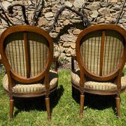 Paire de fauteuils cabriolet Louis XVI – dossier médaillon