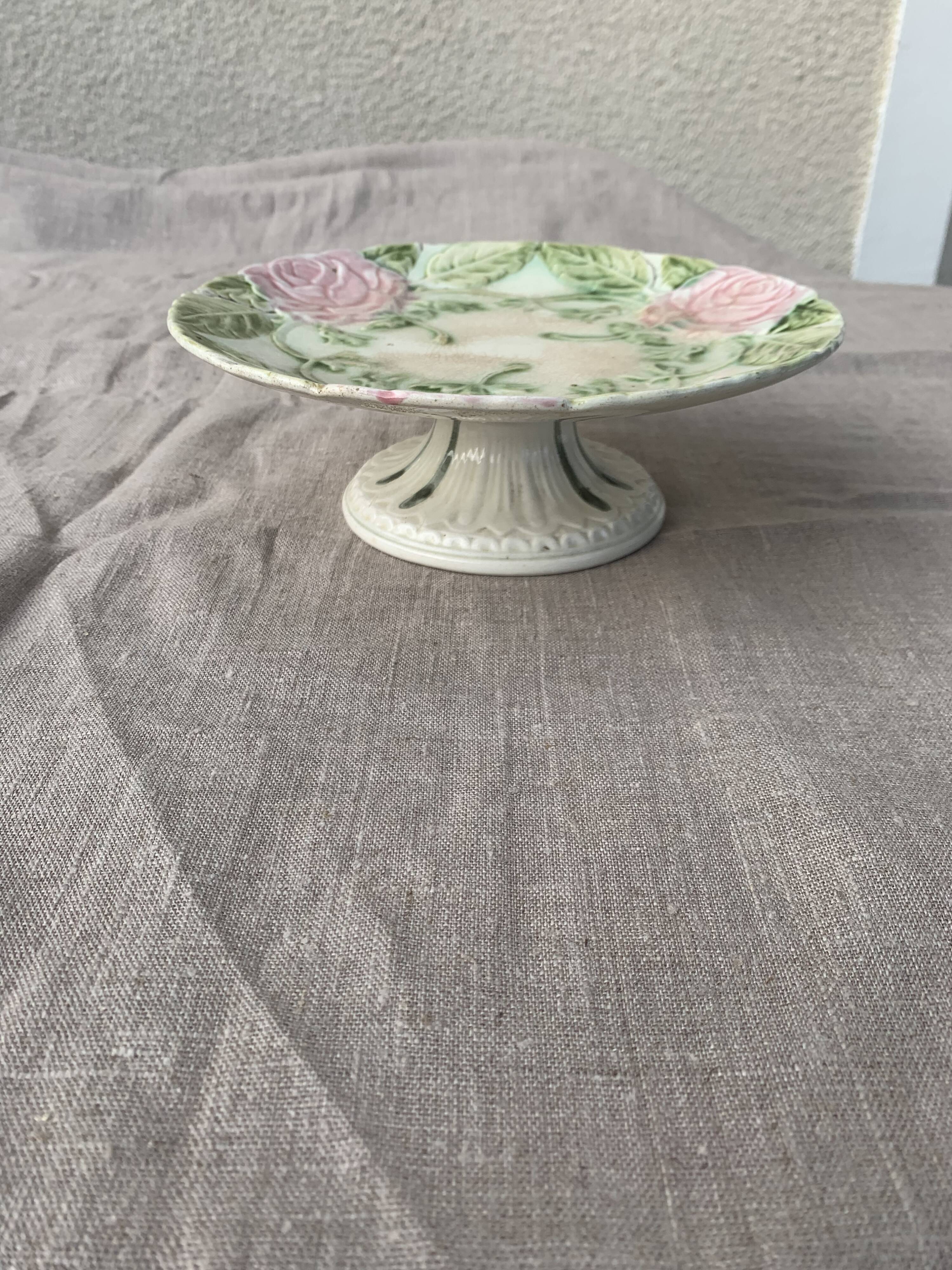 Compotier in slip pattern with art deco roses