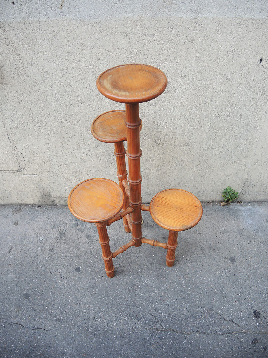 Plant holder in wood