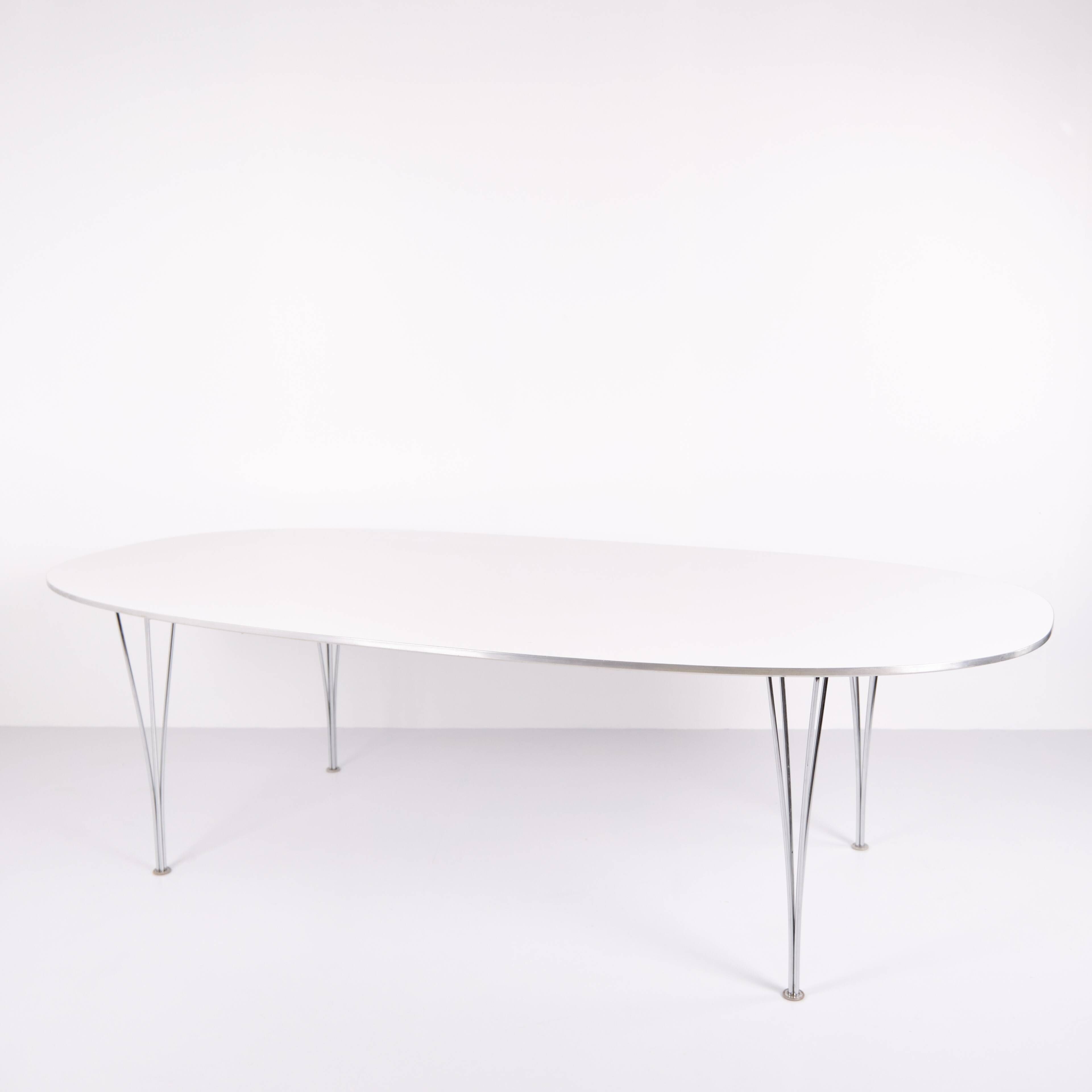 Super Ellipse dining table - Model B614 - white laminate - Piet Hein, Bruno Mathsson & Arne Jacobsen - Fritz Hansen