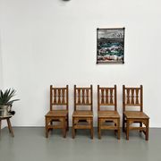 Série de 4 chaises en pin, années 70