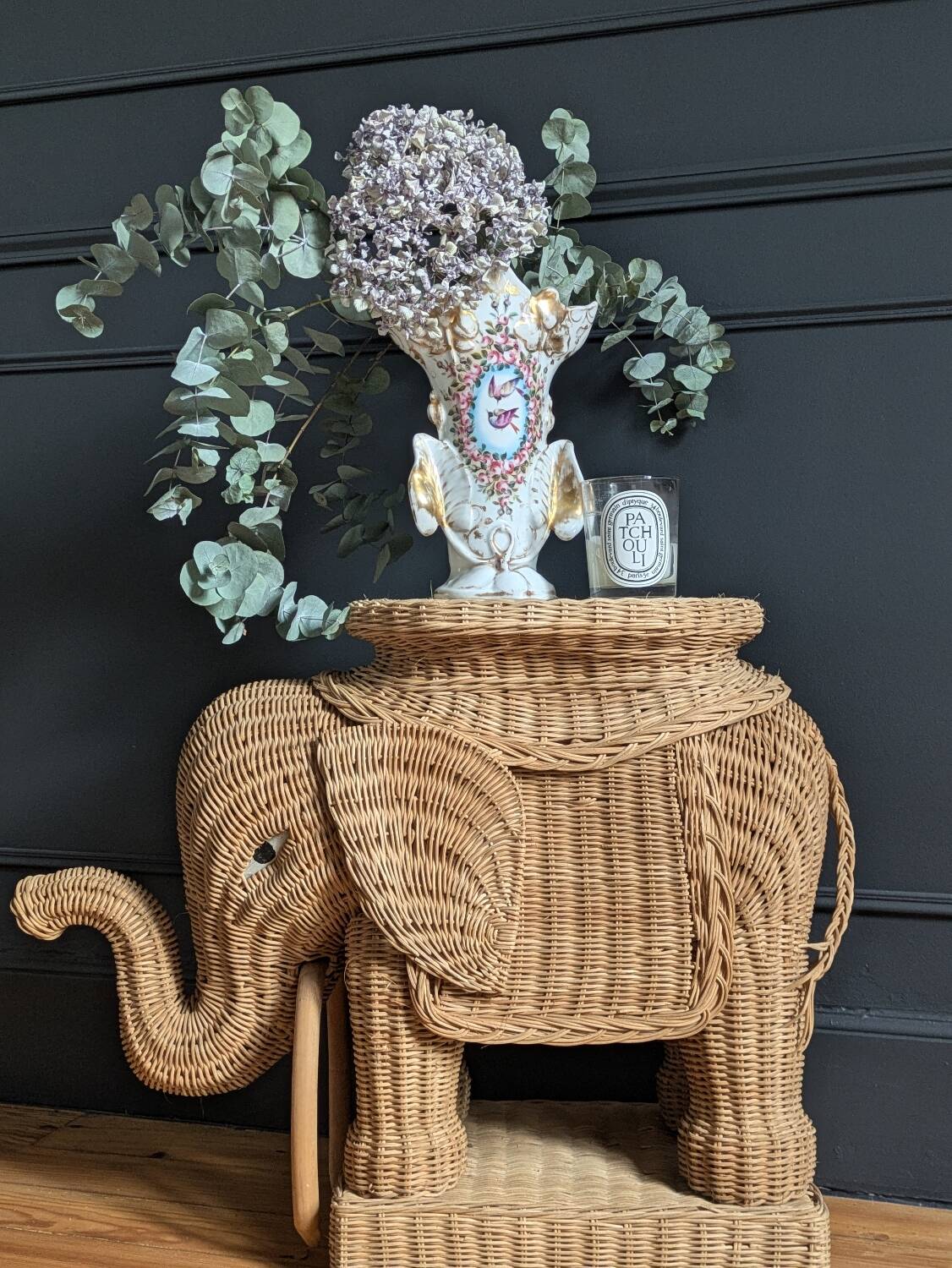 Willow elephant table