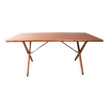 Table de repas Danoise en Teck, Hêtre et Laiton, modèle AT 303 Hans Wegner.