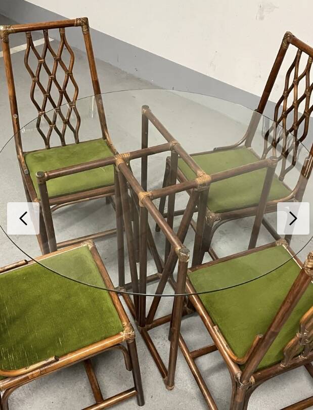 Table et chaises en rotin