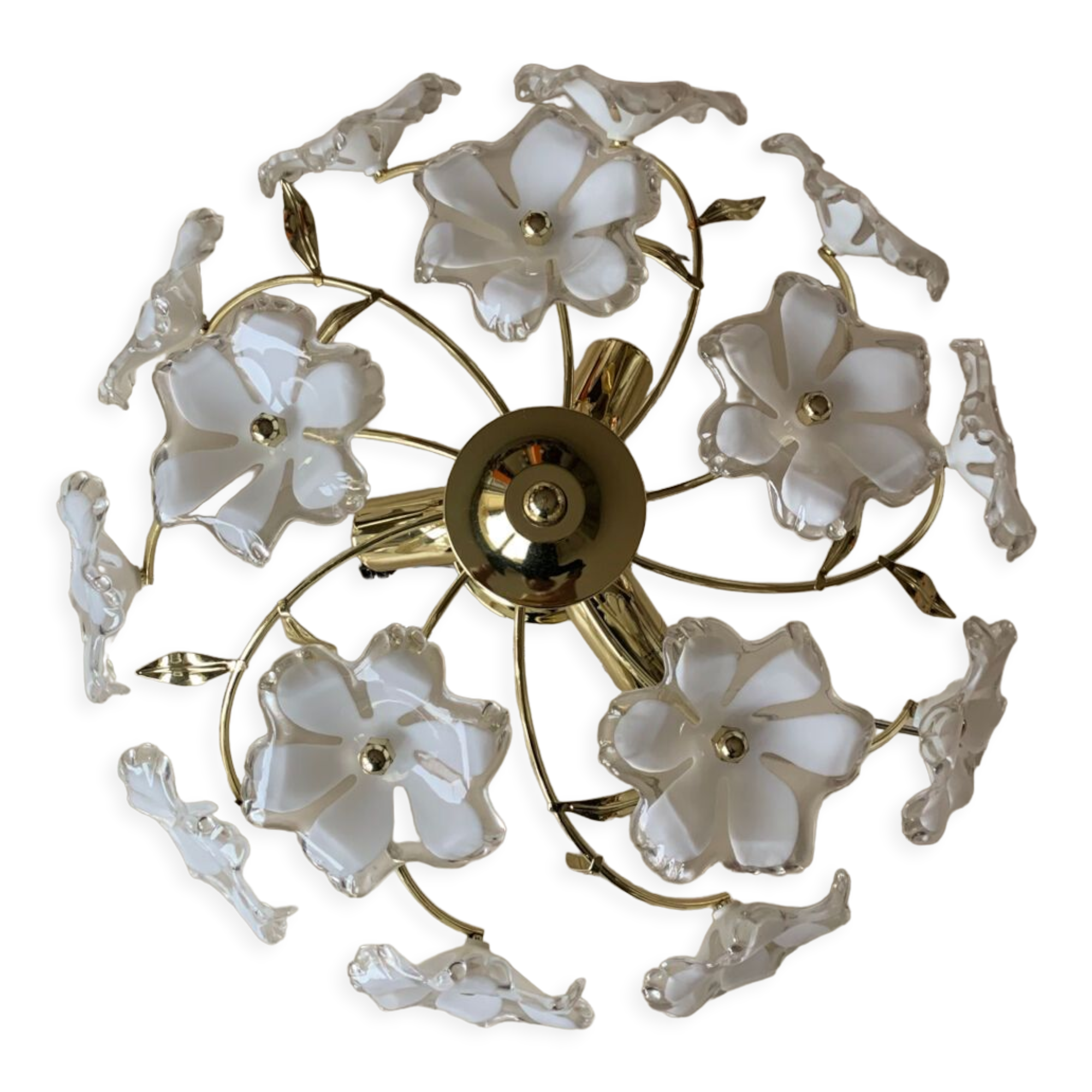 Ceiling chandelier with flowers