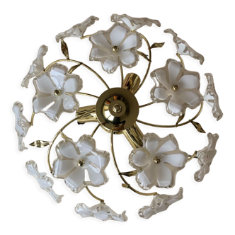 Ceiling chandelier with flowers