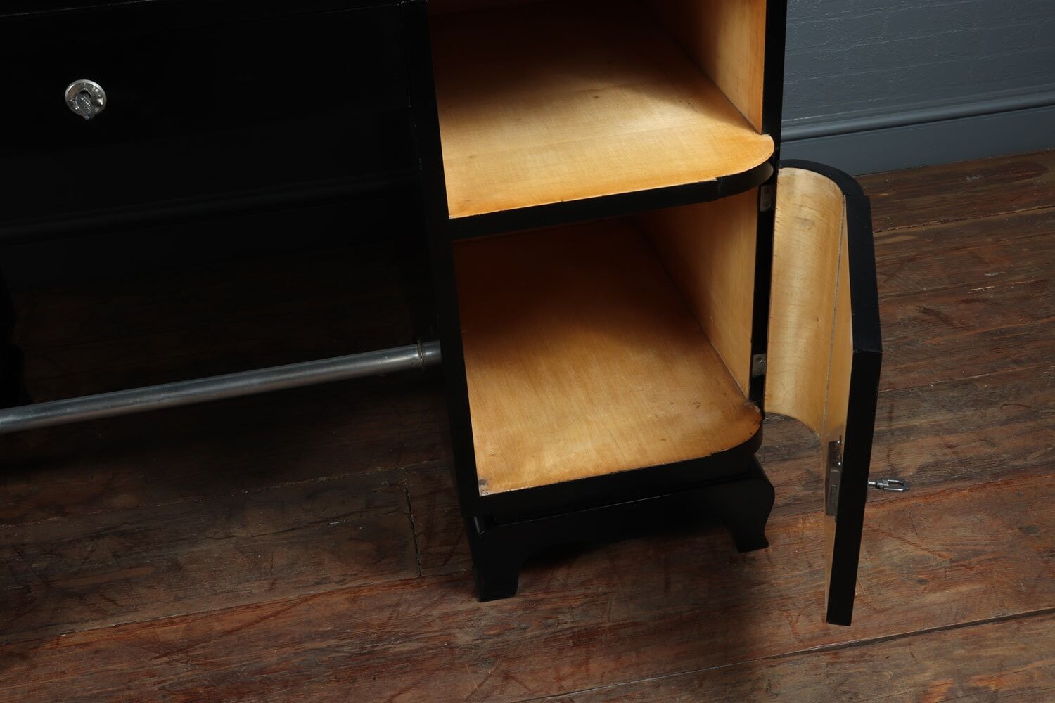 Art deco desk in black piano lacquer