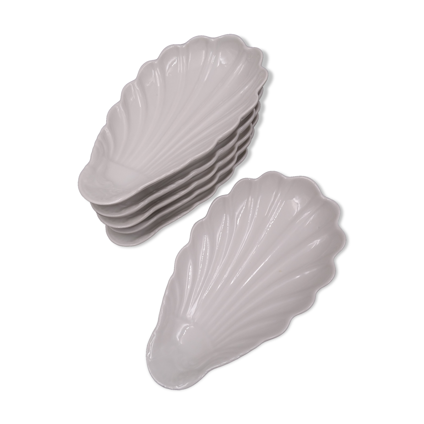 Set of 7 cups in white porcelain and in the shape of a shell - Pillivuyt around 1940